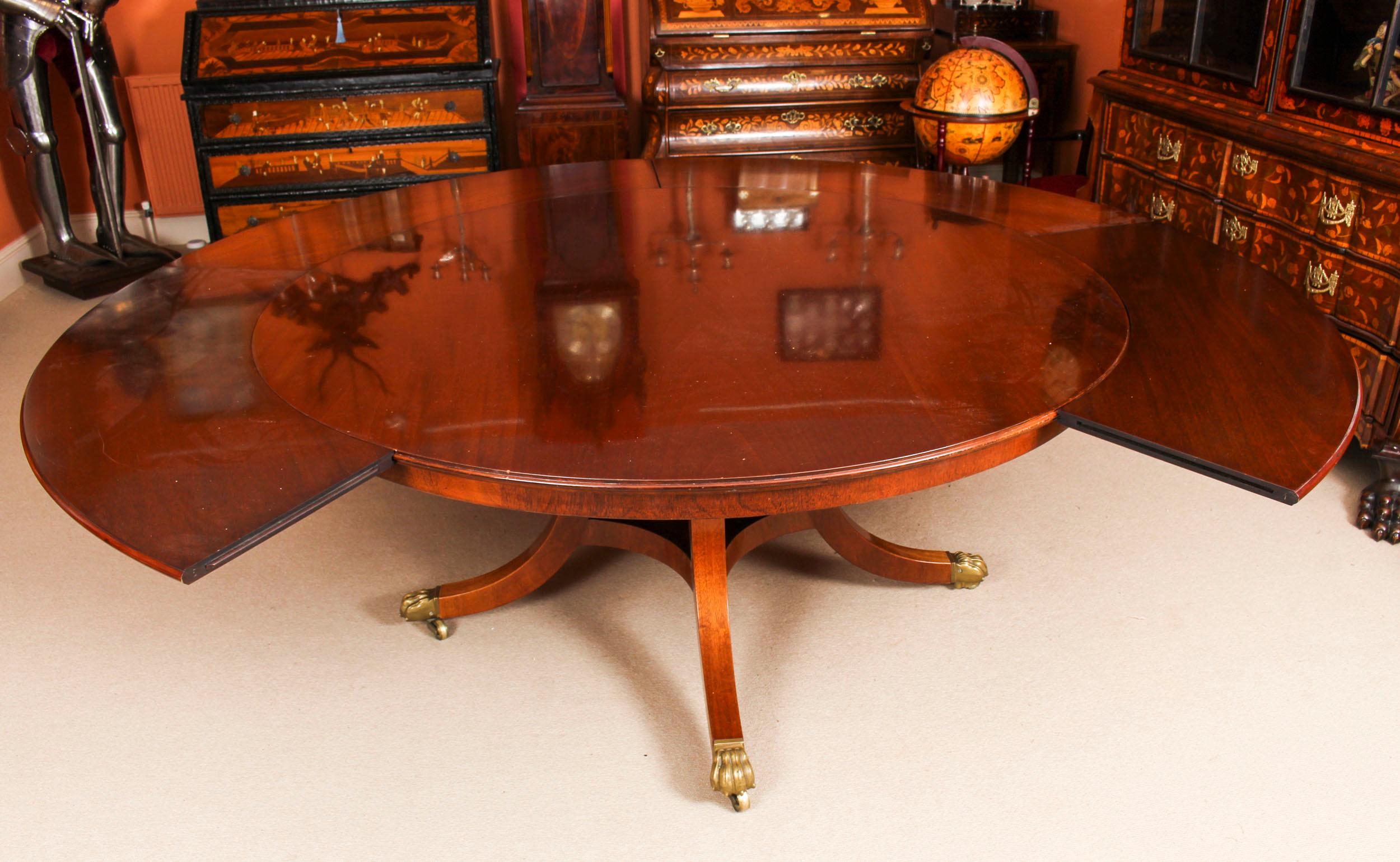 Vintage Jupe Mahogany Dining Table by William Tillman 20th Century 7