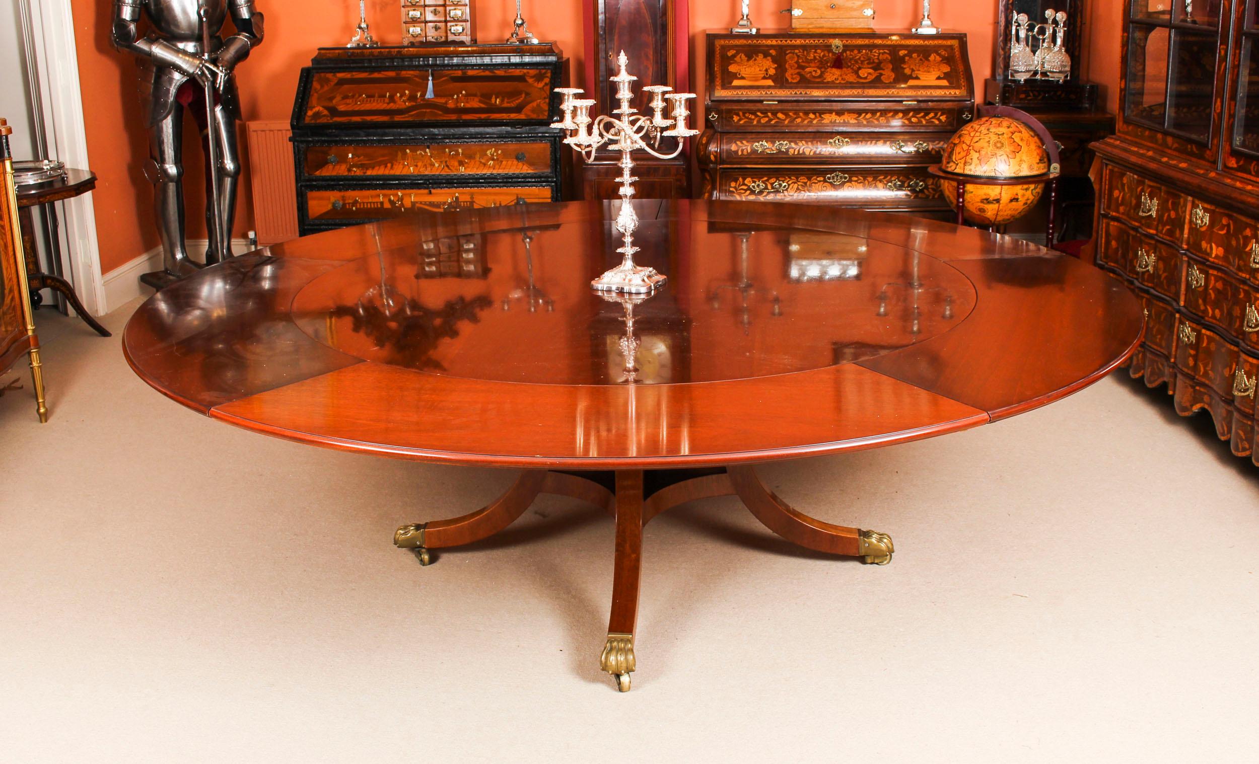 Regency Revival Vintage Jupe Mahogany Dining Table by William Tillman 20th Century