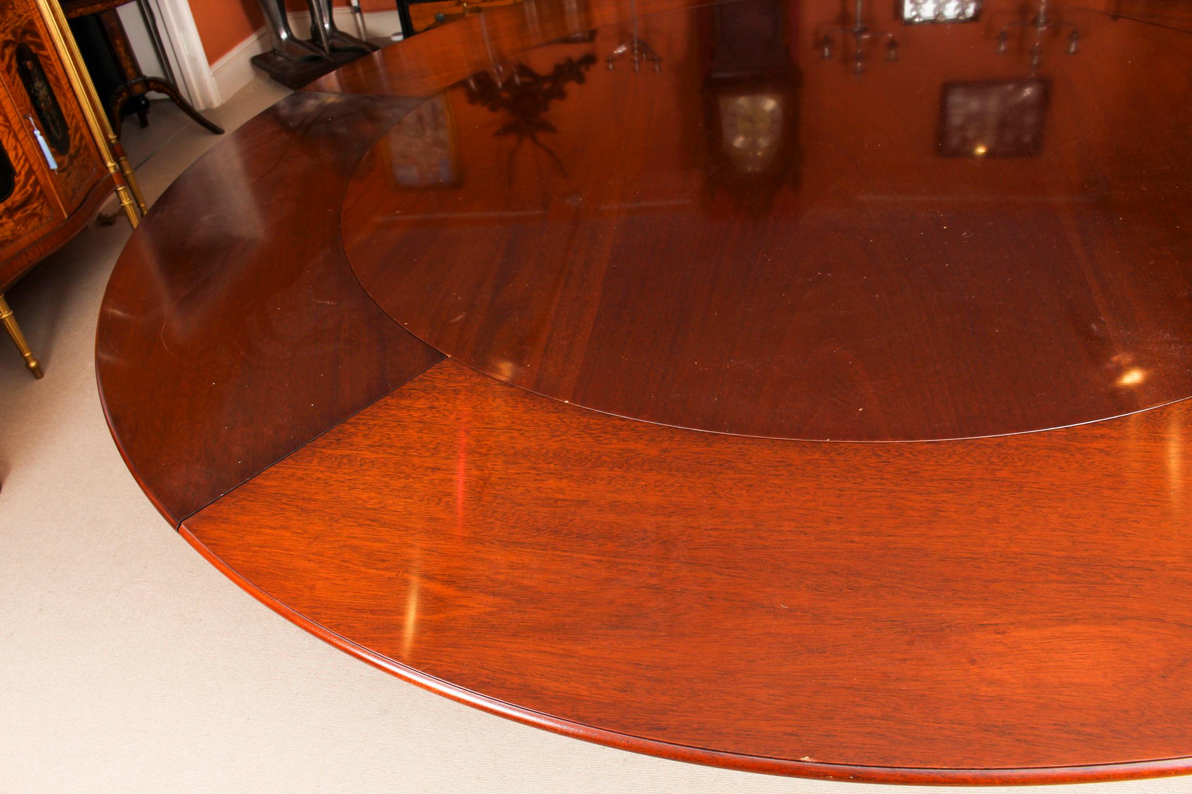 Vintage Jupe Mahogany Dining Table by William Tillman 20th Century In Good Condition In London, GB