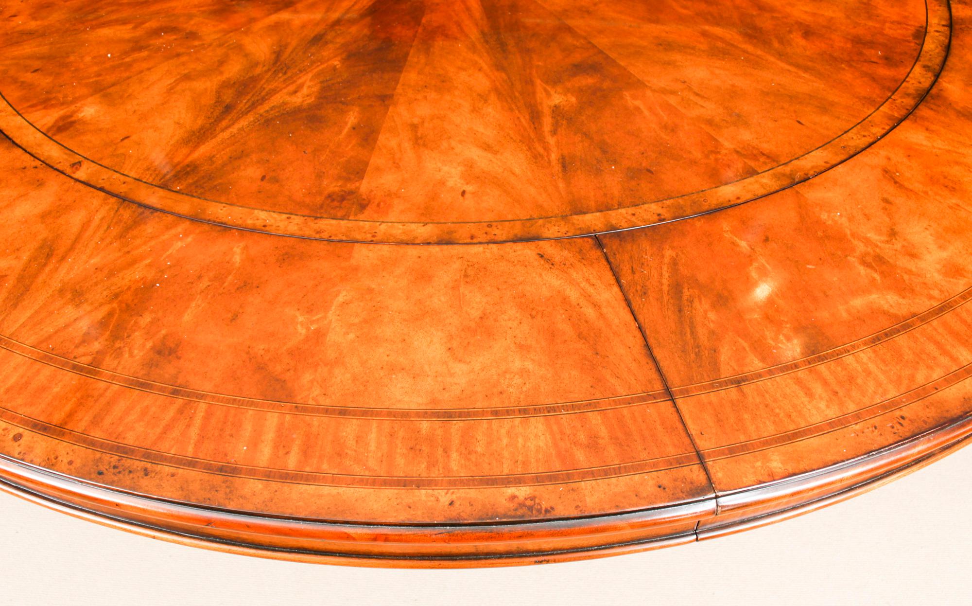 Vintage Diameter Flame Mahogany Jupe Dining Table 20thC 6