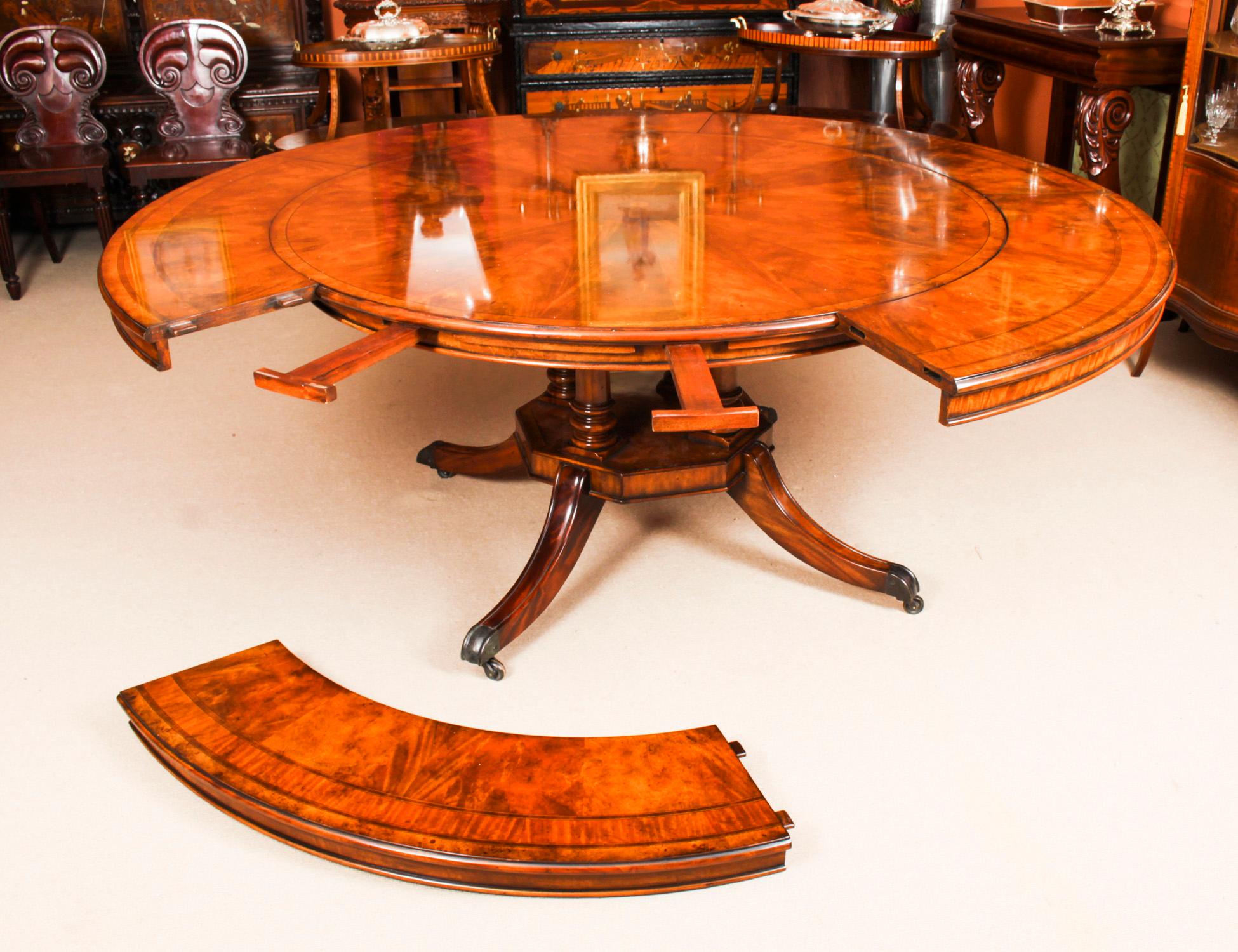 Vintage Diameter Flame Mahogany Jupe Dining Table 20thC 10