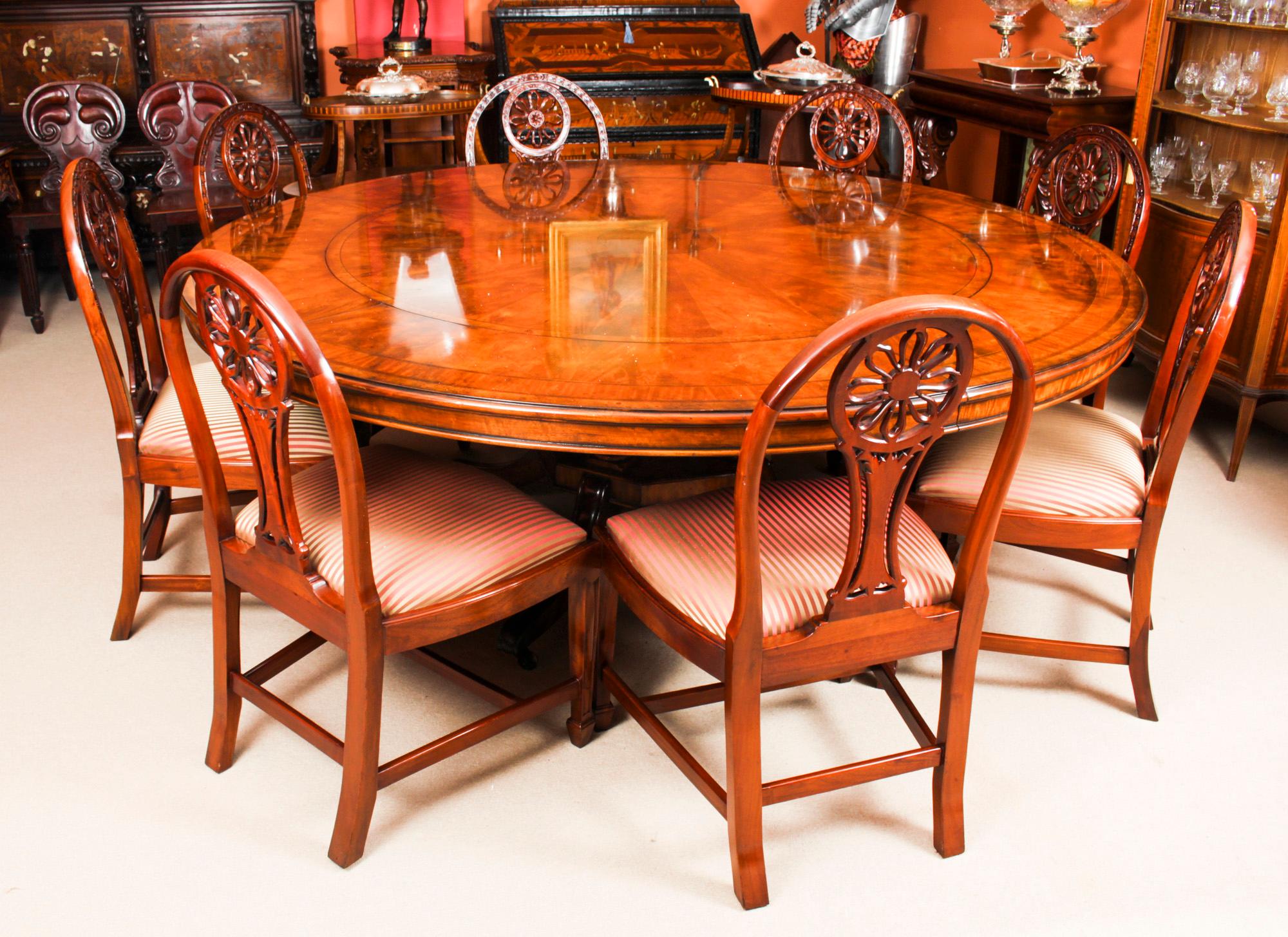 Late 20th Century Vintage Diameter Flame Mahogany Jupe Dining Table 20thC