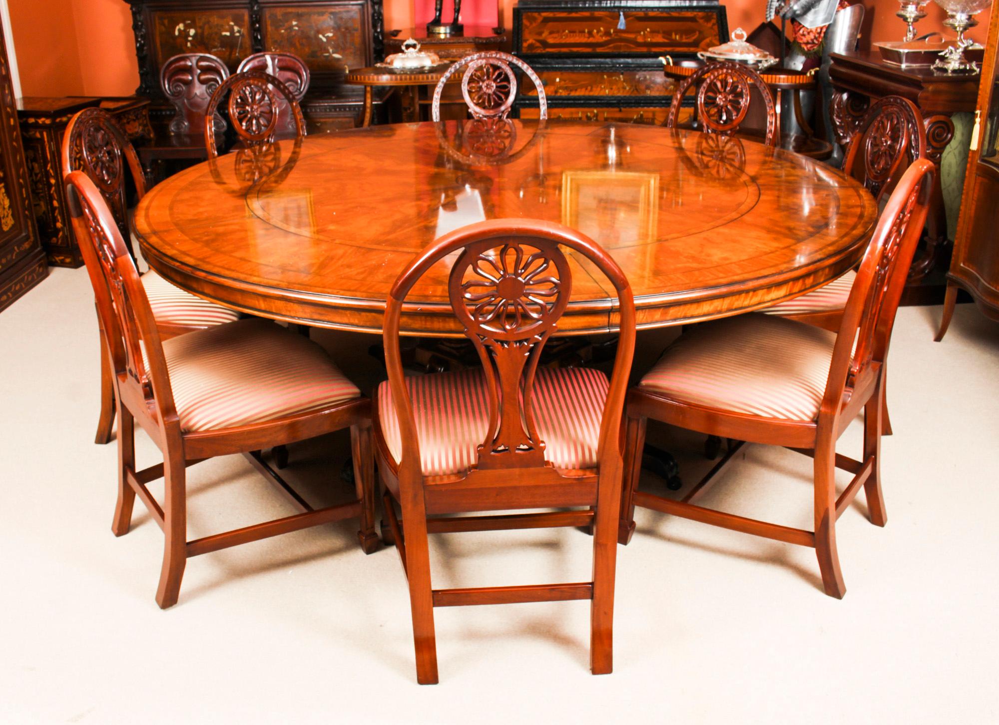 Vintage Diameter Flame Mahogany Jupe Dining Table 20thC 1