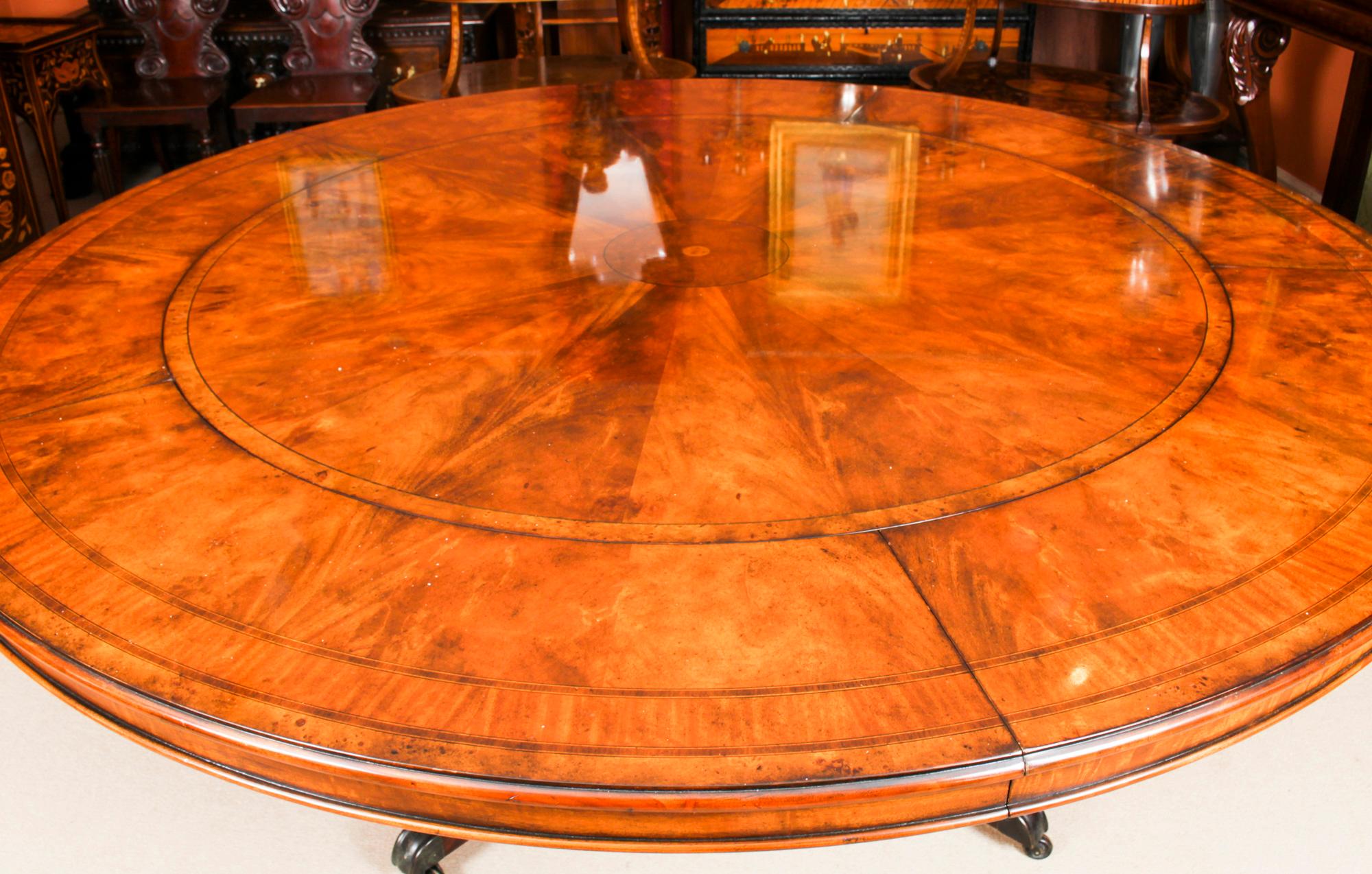Vintage Diameter Flame Mahogany Jupe Dining Table 20thC 3