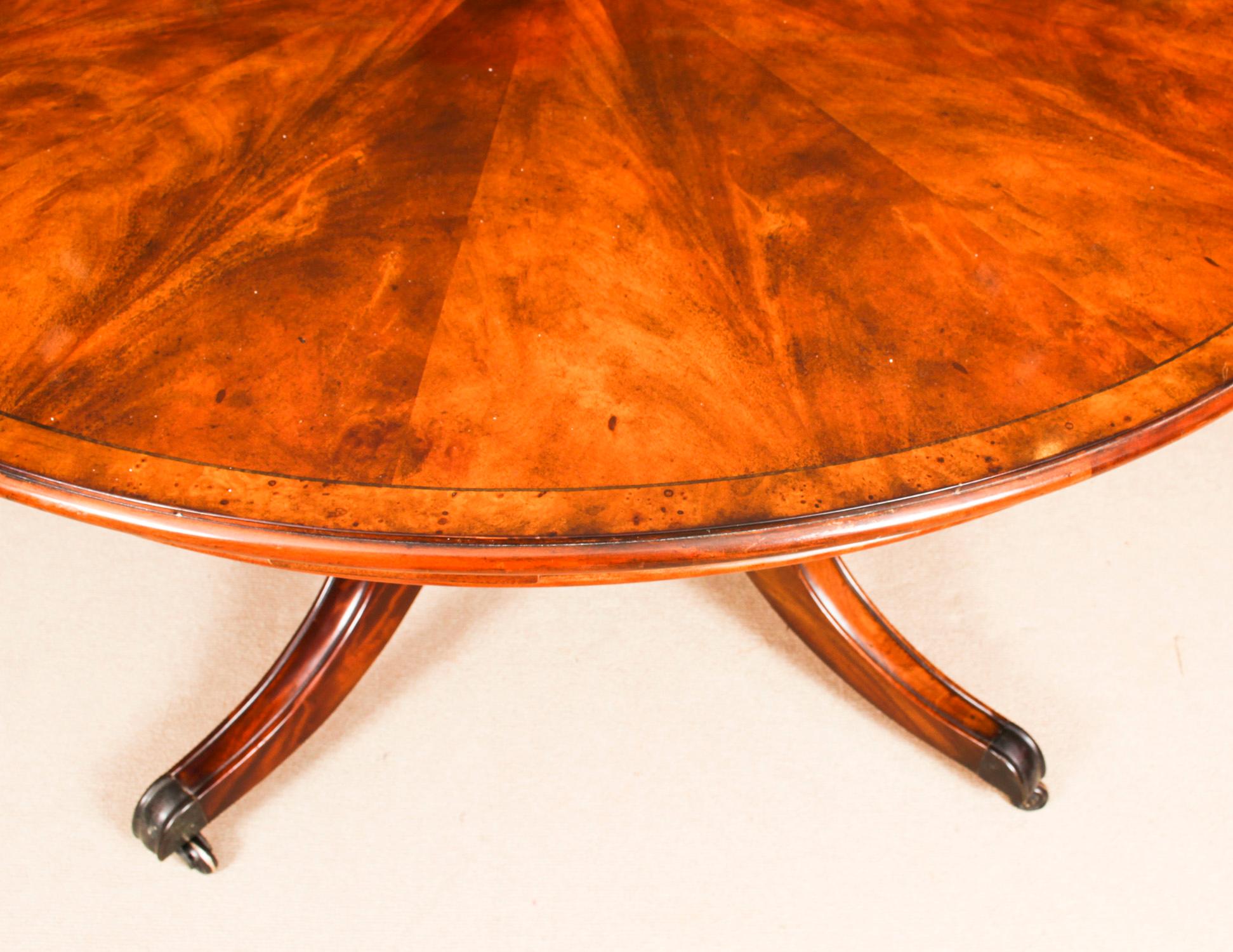 Vintage Diameter Flame Mahogany Jupe Dining Table 20thC 4