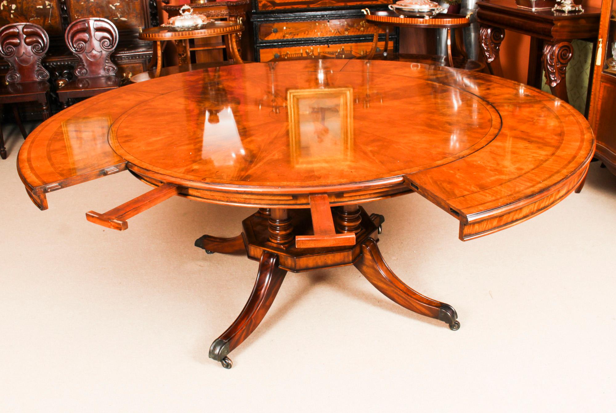 Vintage Diameter Flame Mahogany Jupe Dining Table & 8 Chairs 20th C 5