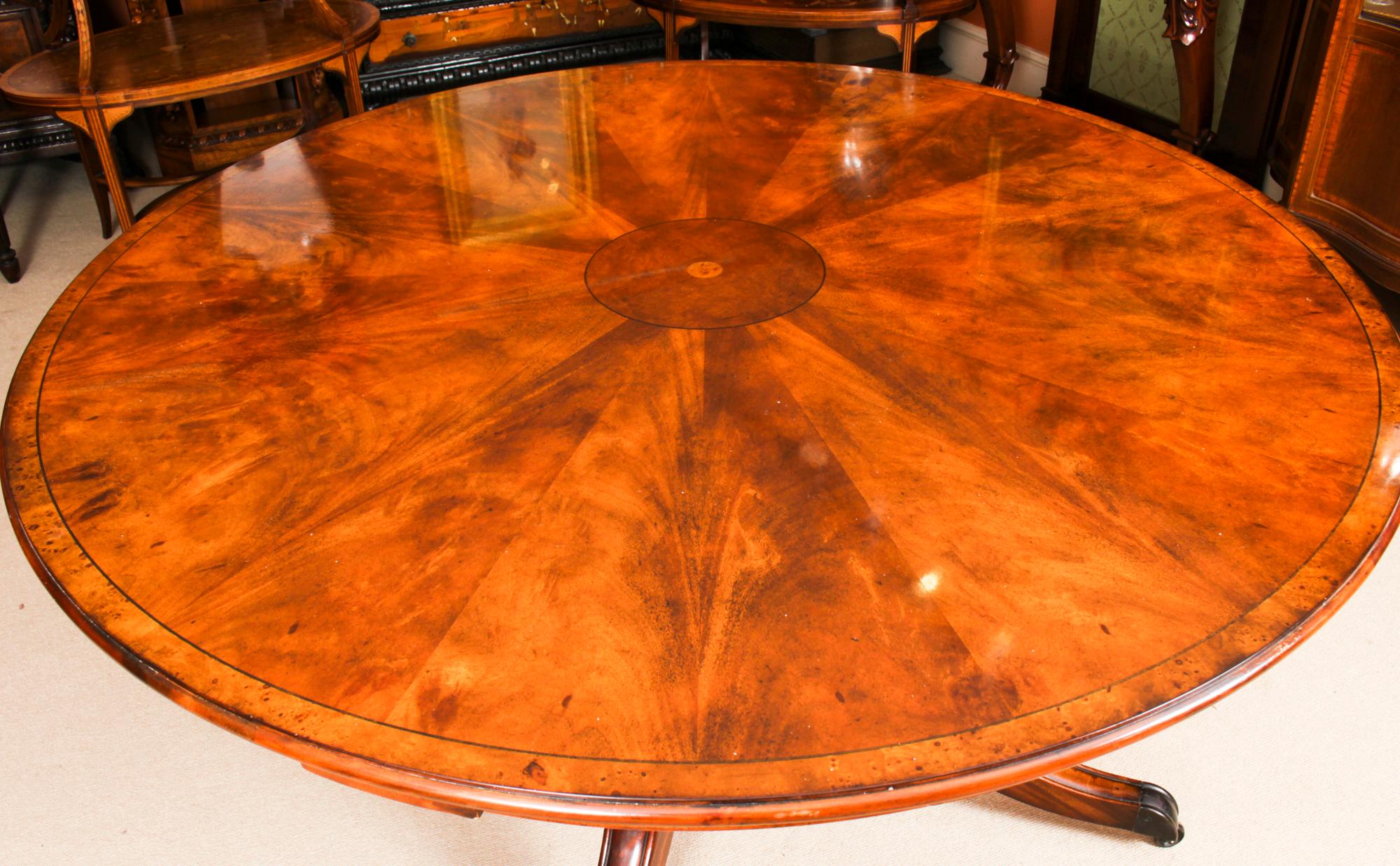 Late 20th Century Vintage Diameter Flame Mahogany Jupe Dining Table & 8 Chairs 20th C
