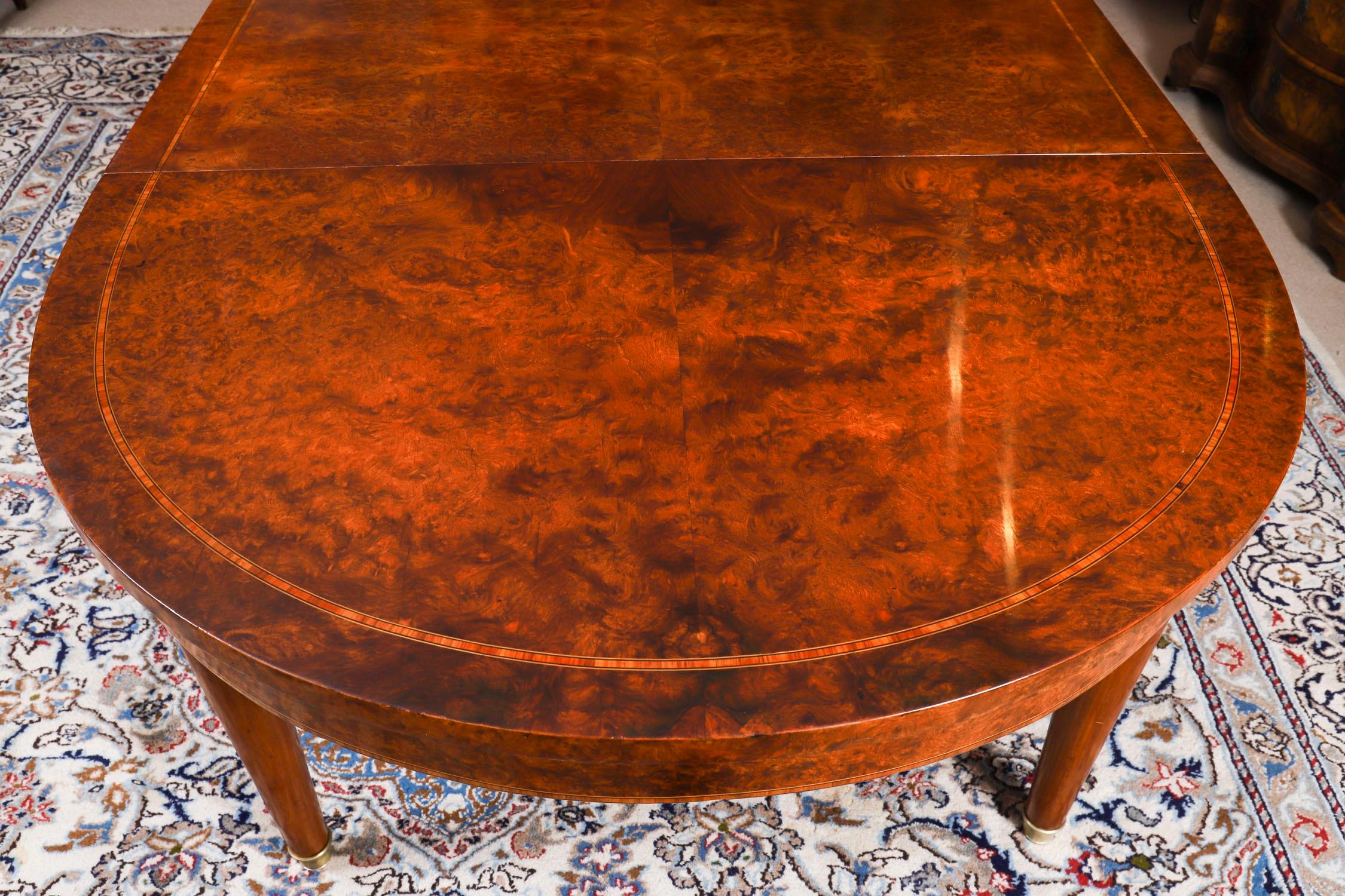 Vintage 7ft Französisch Empire Revival Burr Walnuss Esstisch 20. Jahrhundert im Angebot 16