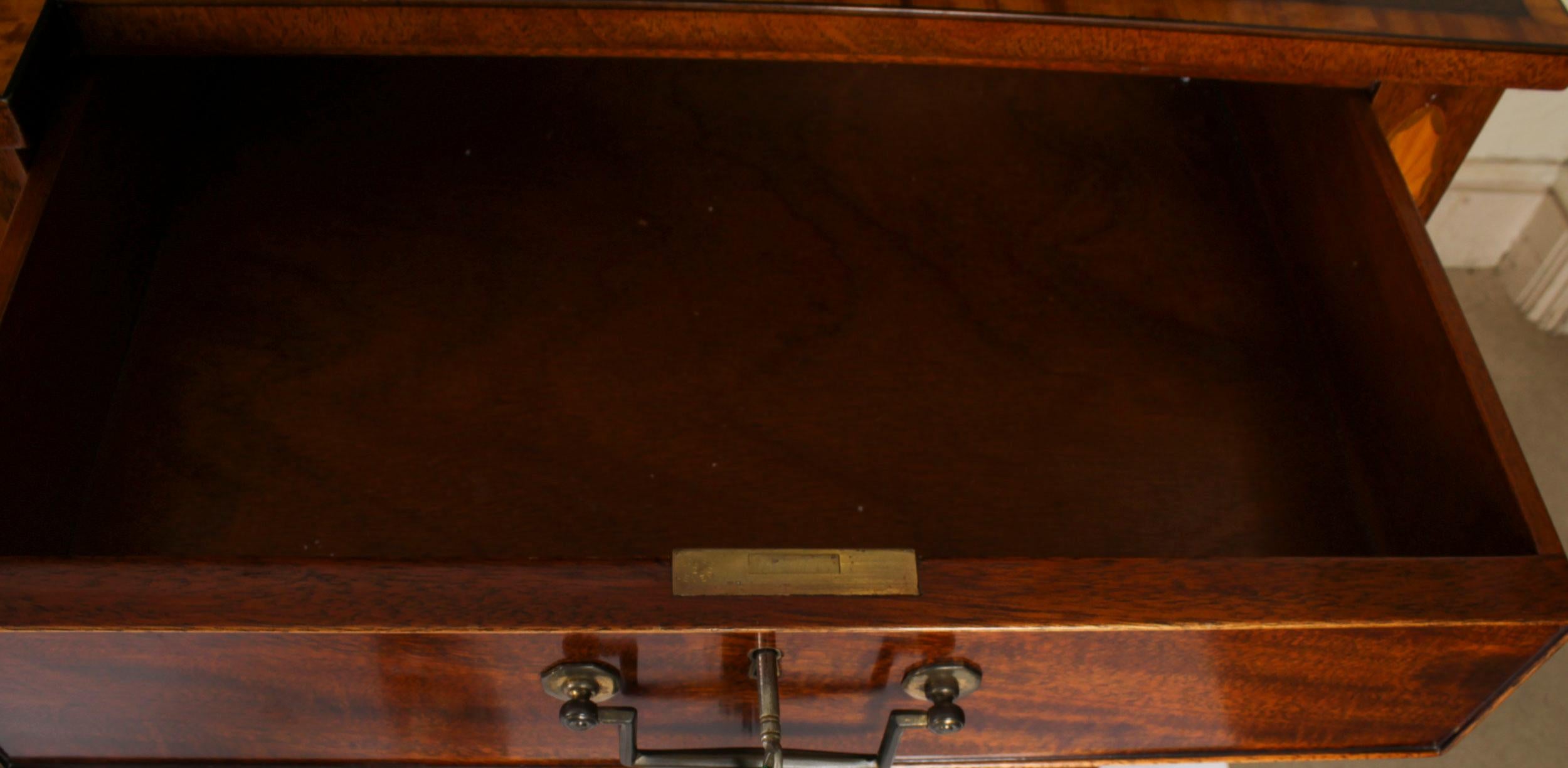 Vintage 7ft Large Flame Mahogany Sideboard by William Tillman Late 20th Century 6