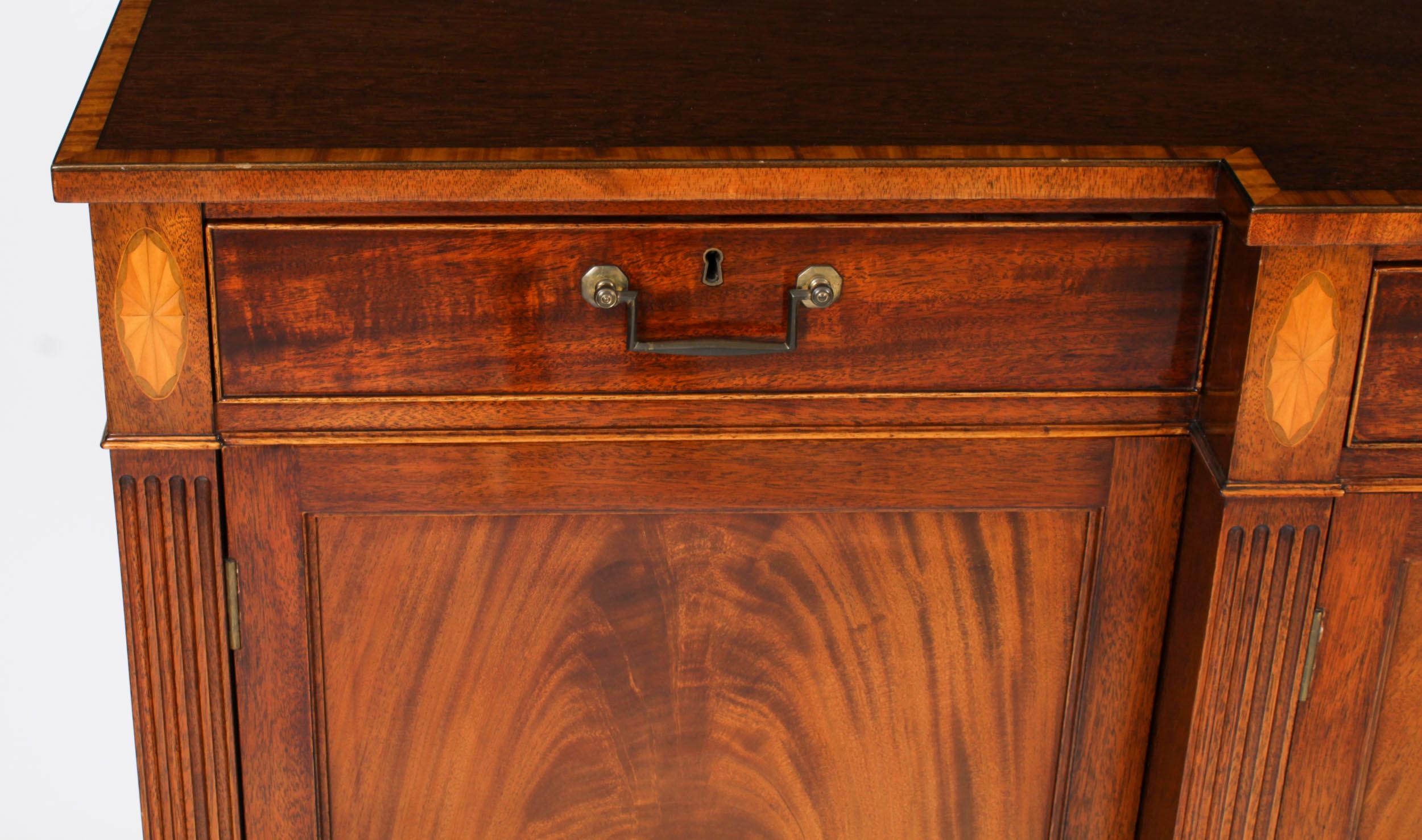 Vintage 7ft Large Flame Mahogany Sideboard by William Tillman Late 20th Century 1