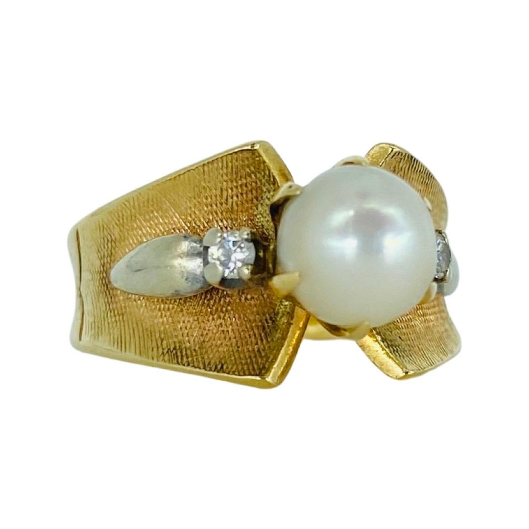 Round Cut Vintage Pearl and 0.02 Total Carat Weight Diamonds Cluster Cocktail Ring 14k For Sale