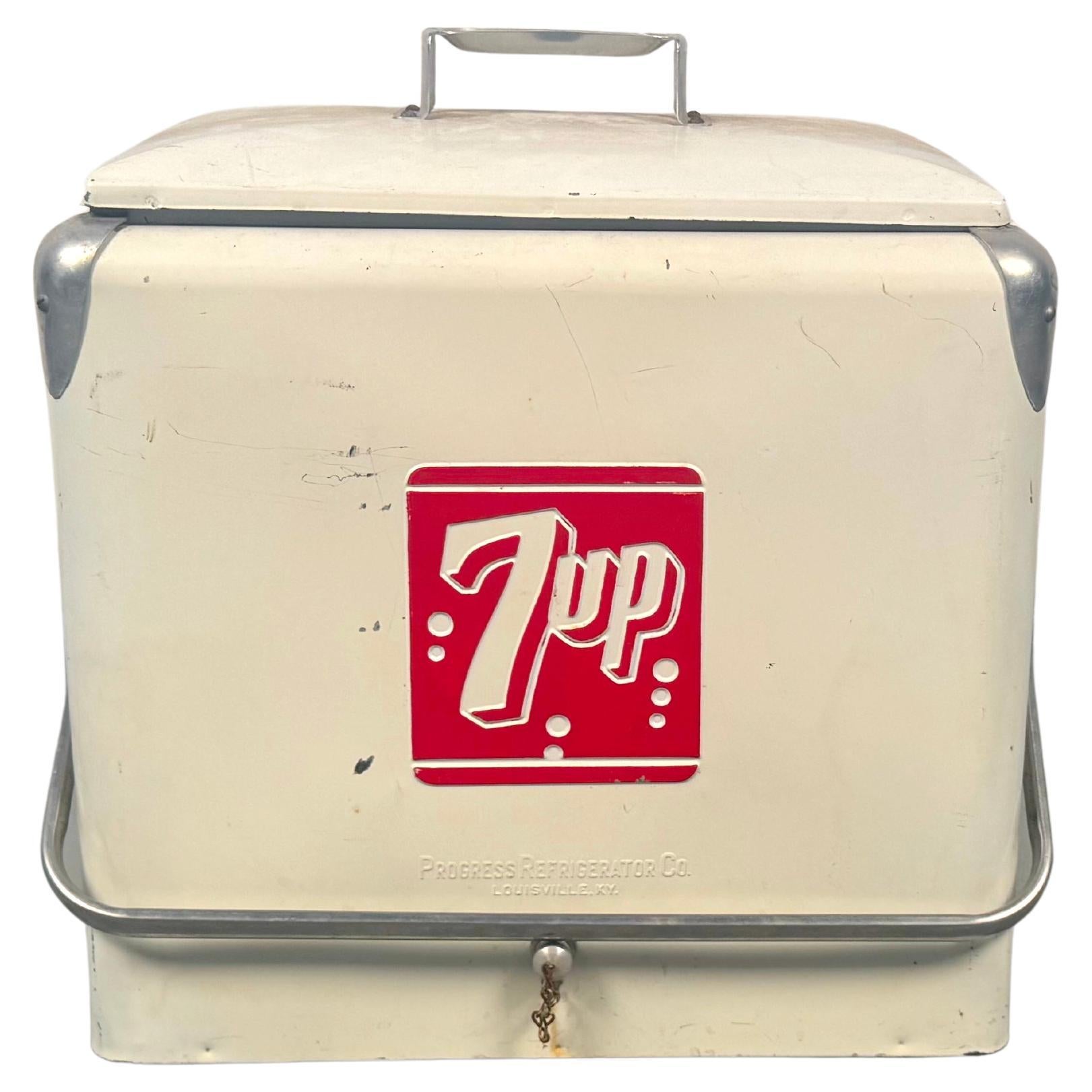 Vintage 7UP Metallflaschenkühler von Progress Refrigerator Company