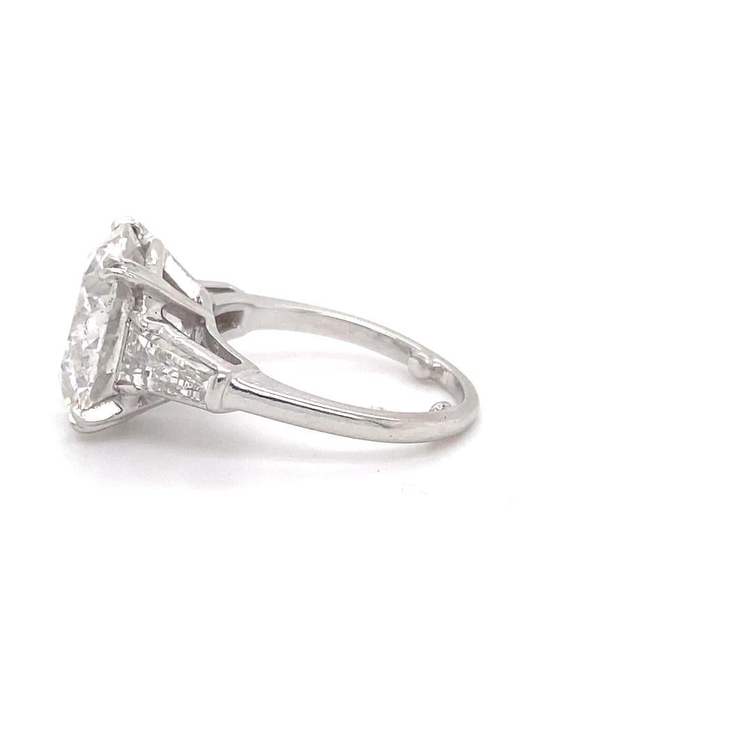 Vintage 8 Carats Diamond Platinum Three-Stone Ring For Sale 5