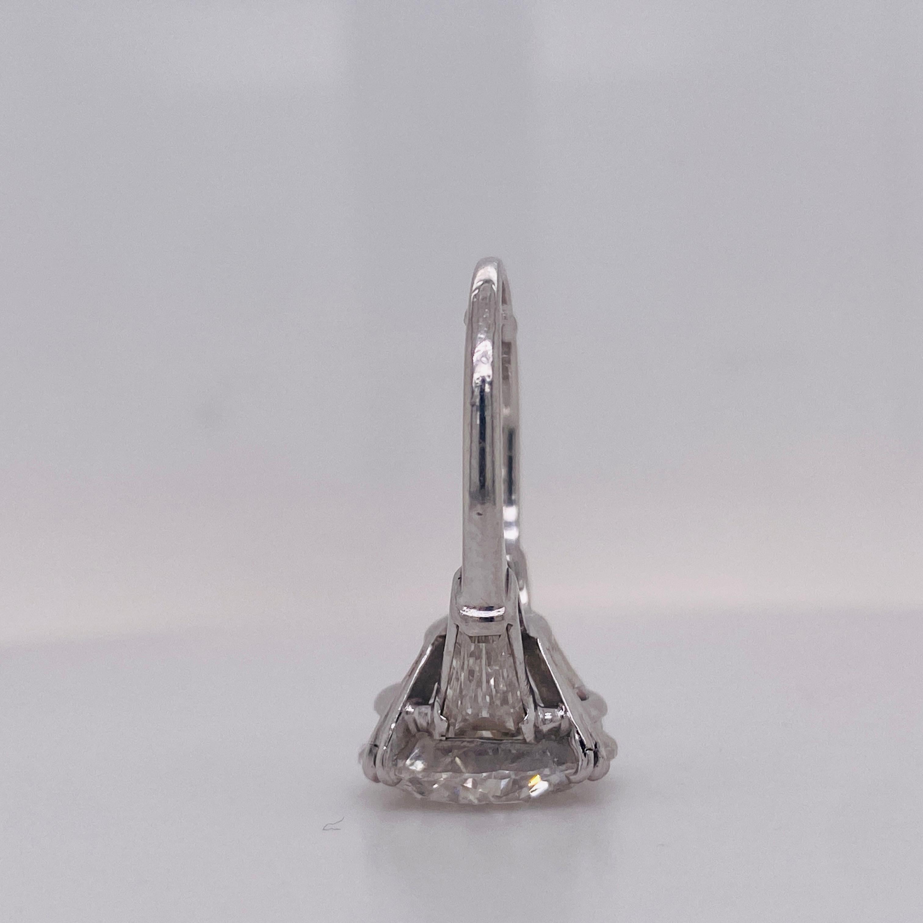 Women's Vintage 8 Carats Diamond Platinum Three-Stone Ring For Sale