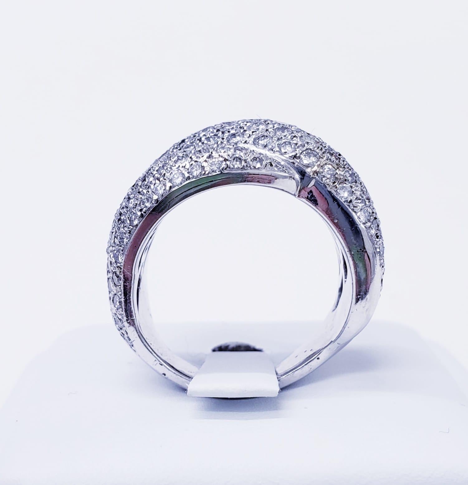 Women's Vintage 8.00 Carat Diamonds Cluster Cocktail 14 Karat White Gold Ring For Sale