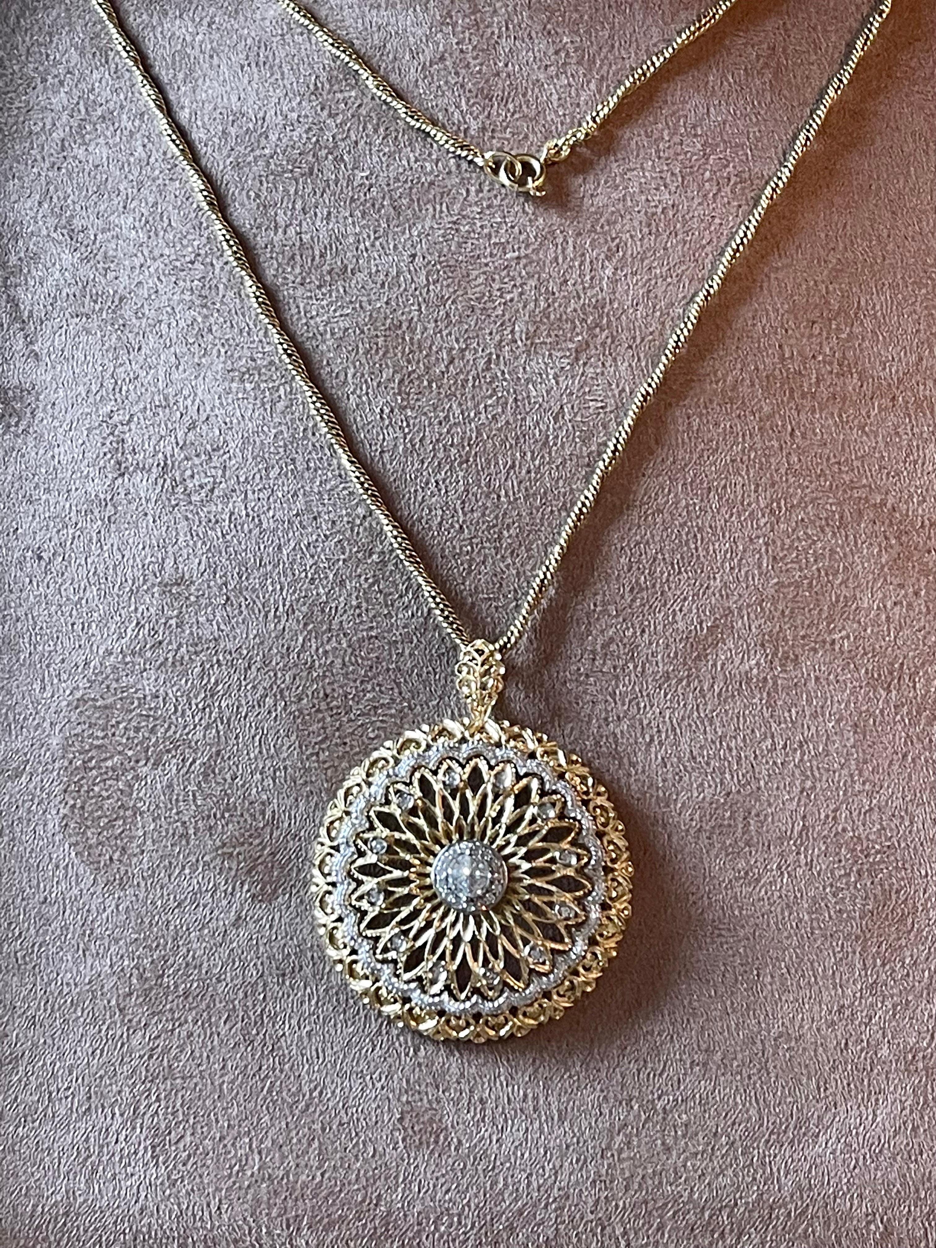 Vintage 8 K Yellow White Gold Diamond Pendant with Chain In Good Condition For Sale In Zurich, Zollstrasse