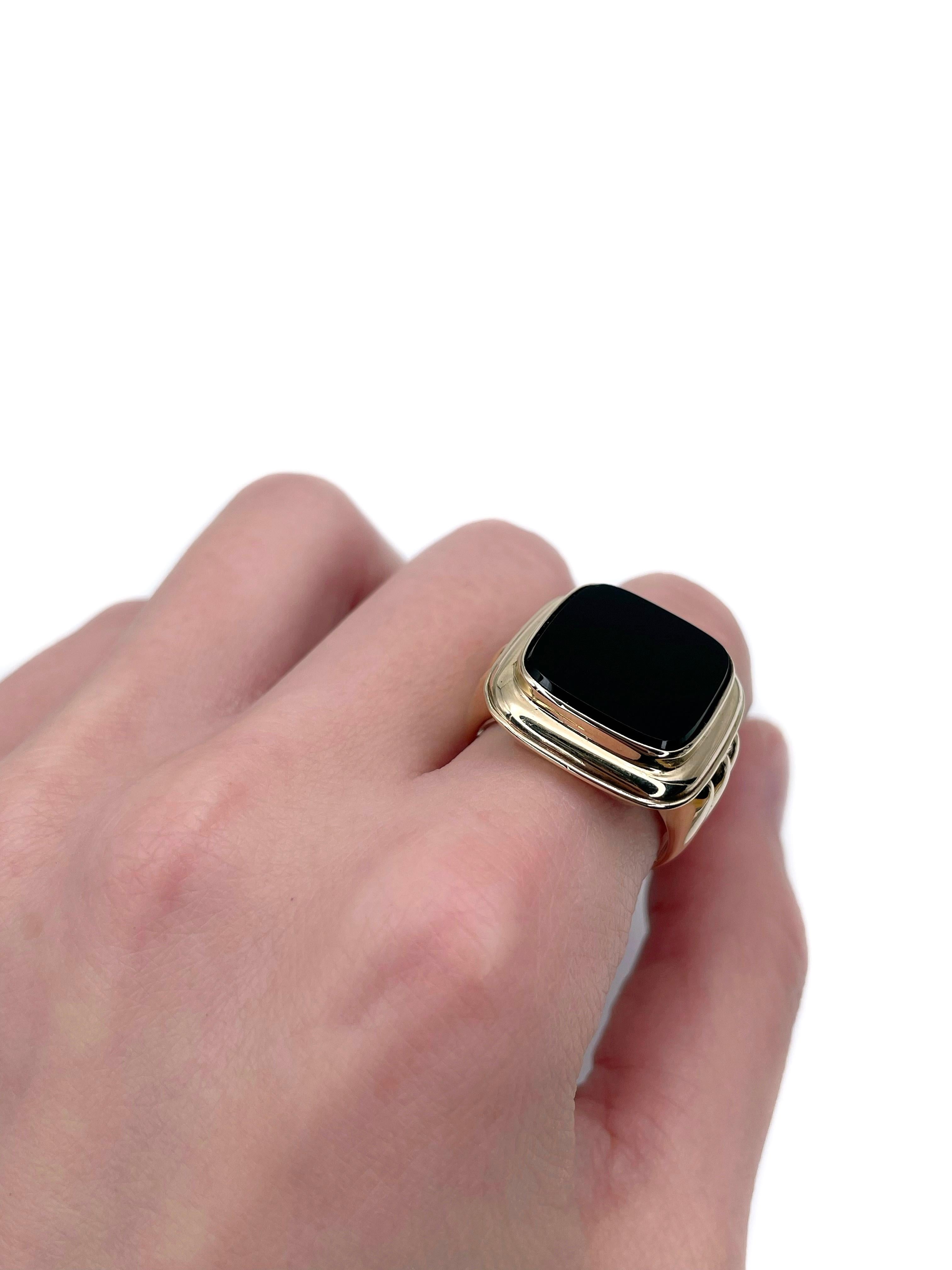 Modern Vintage 8 Karat Gold Black Onyx Rectangle Large Signet Ring For Sale