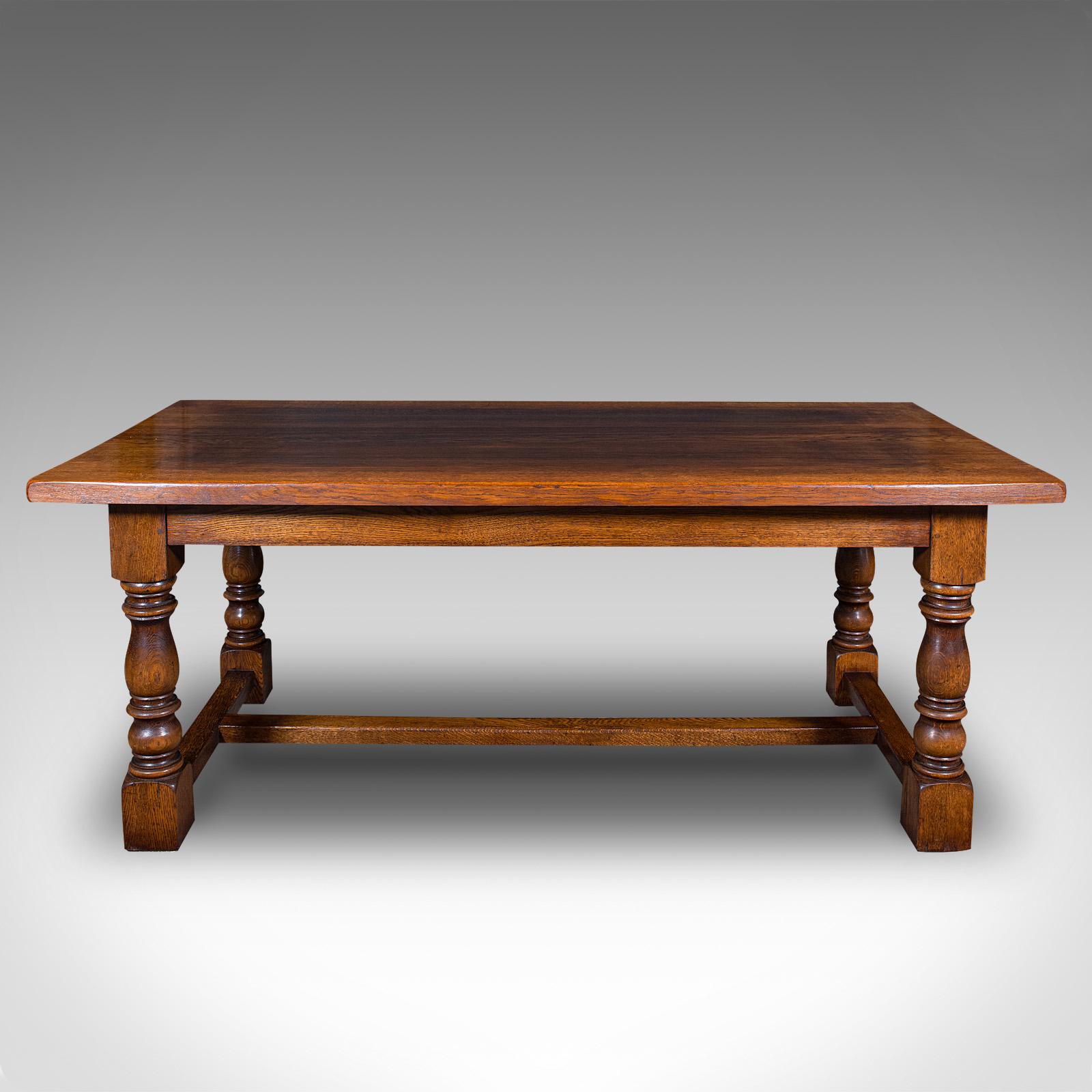 
This is a superior vintage 8-seat country house table. An English, oak refectory or kitchen table, dating to the late 20th century, circa 1980.

Exceptional figuring and substance, with traditional appeal and superb proportion
Displays a desirable