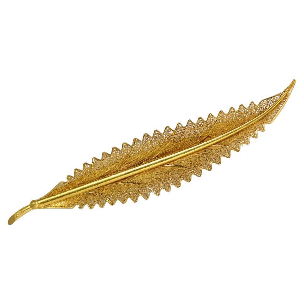 Vintage .800 Gold Leaf Shape Brooch, 6.G For Sale