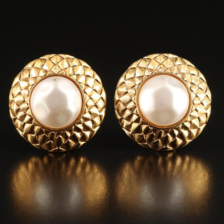Vintage 80's Chanel Pearl Large Gold Circle Clip On Button Earrings W/ Box  For Sale at 1stDibs