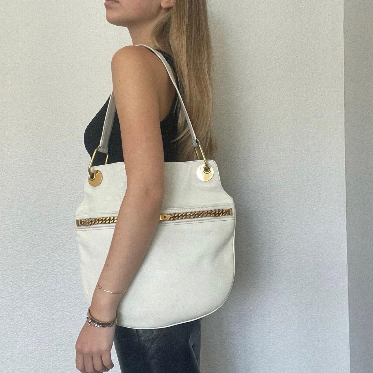 Gray Vintage 80s Gucci GG White Shoulder Bag Crossbody with Gold Belt Chain Across For Sale
