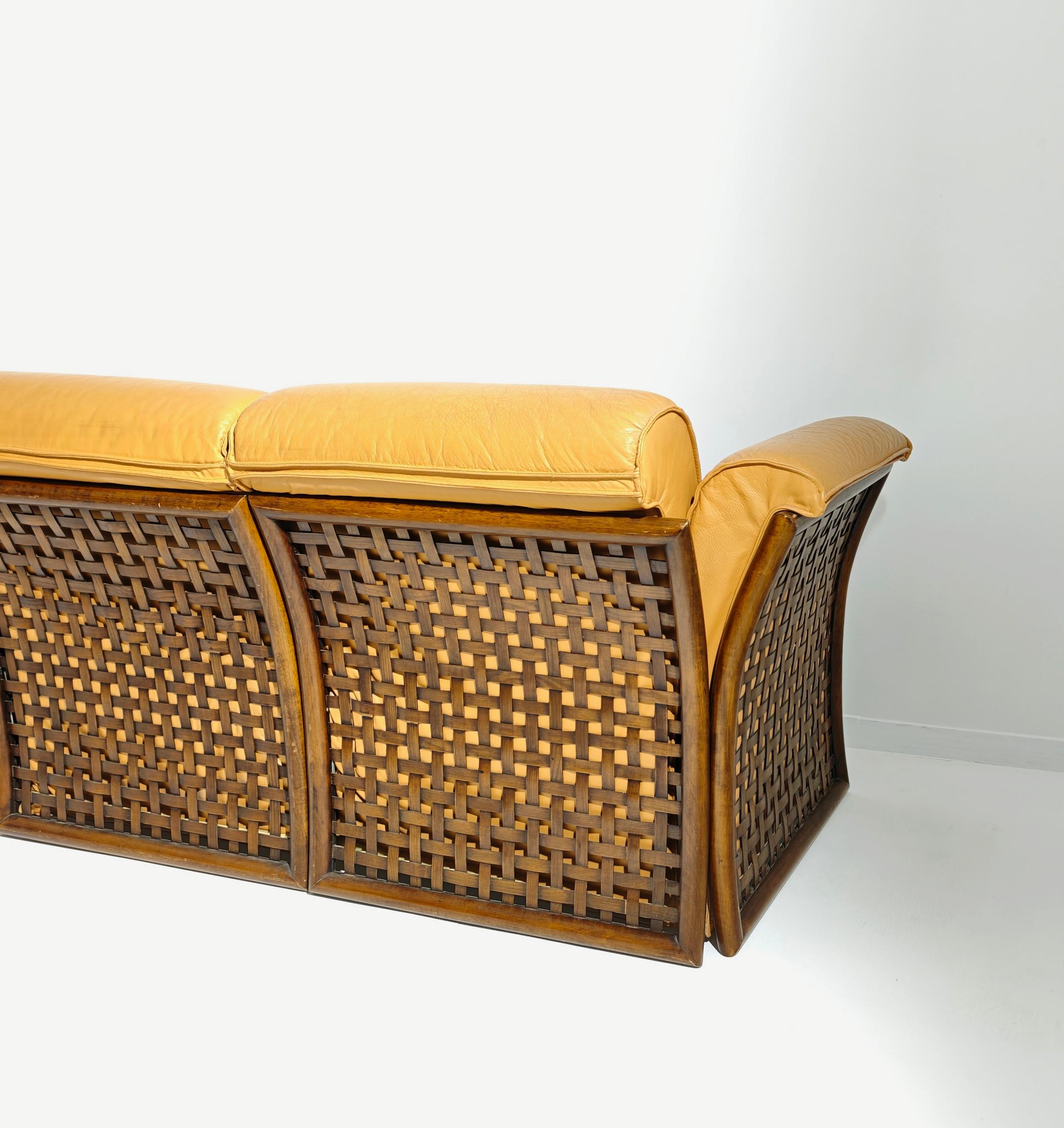 Vintage 80's Italian Modern Sofa in Cognac Leather and Wood For Sale 4