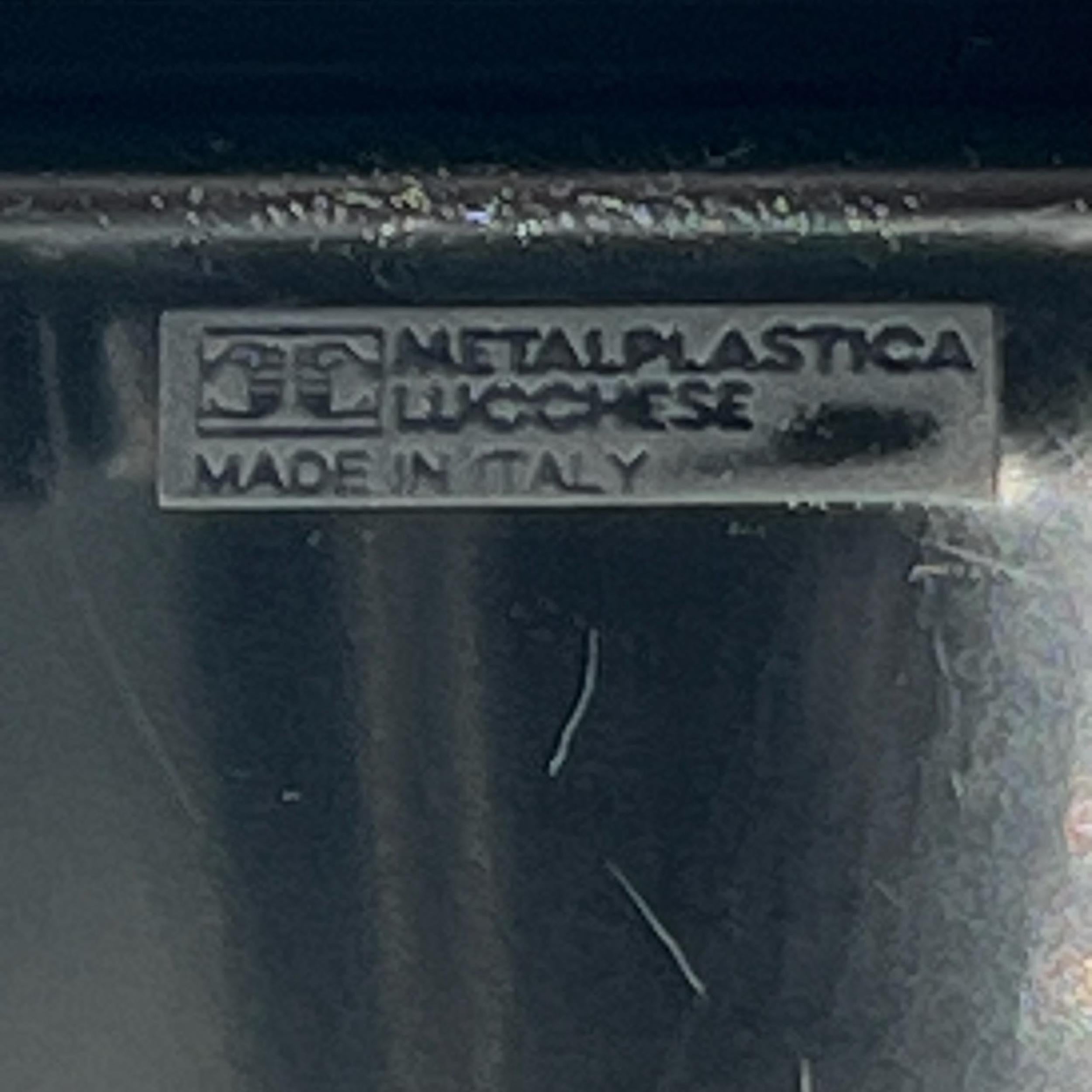 Vintage 80s Minimalist Stool 'Trix' by Metalplastica Lucchese in Black Melamine In Good Condition In San Benedetto Del Tronto, IT
