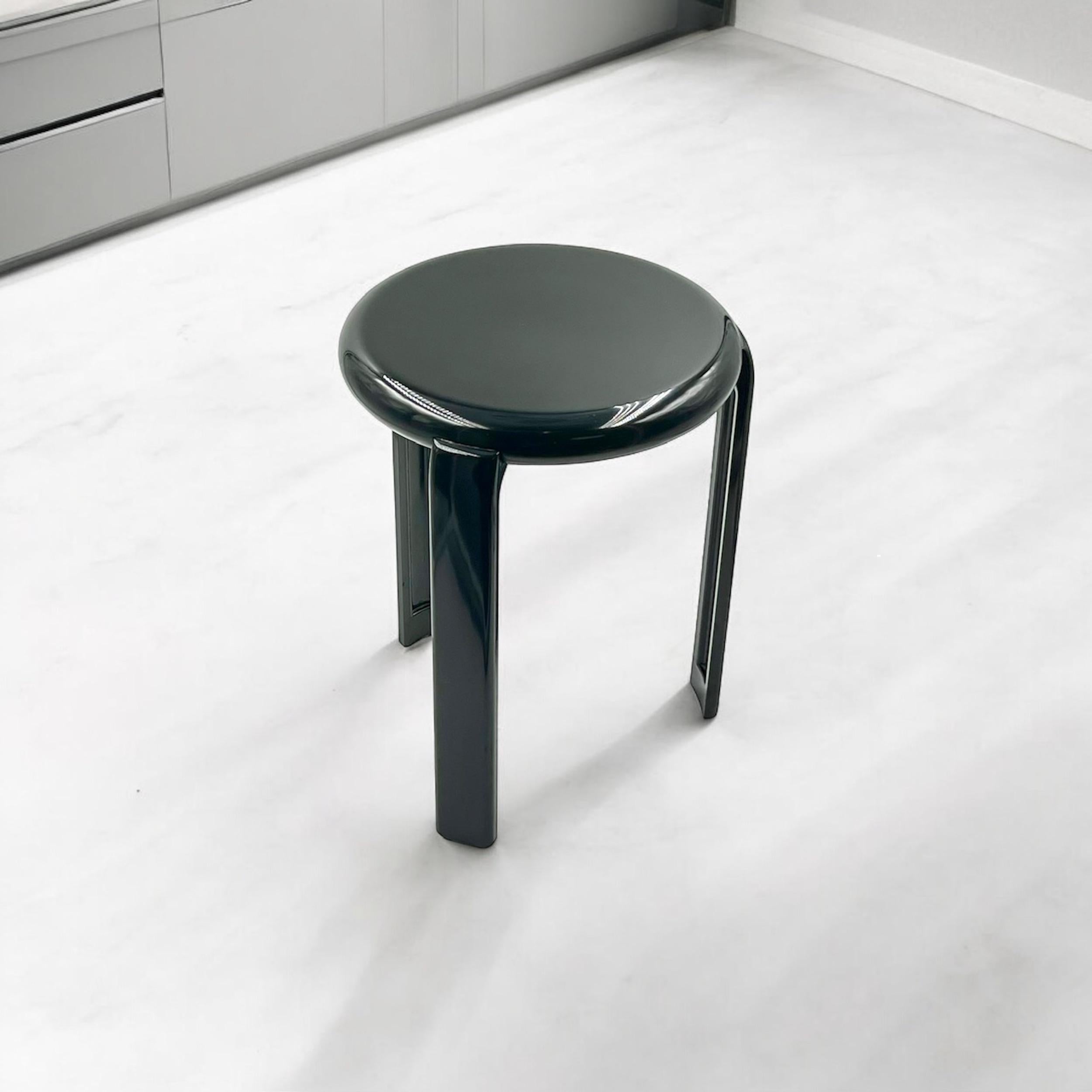 Vintage 80s Minimalist Stool 'Trix' by Metalplastica Lucchese in Black Melamine 1