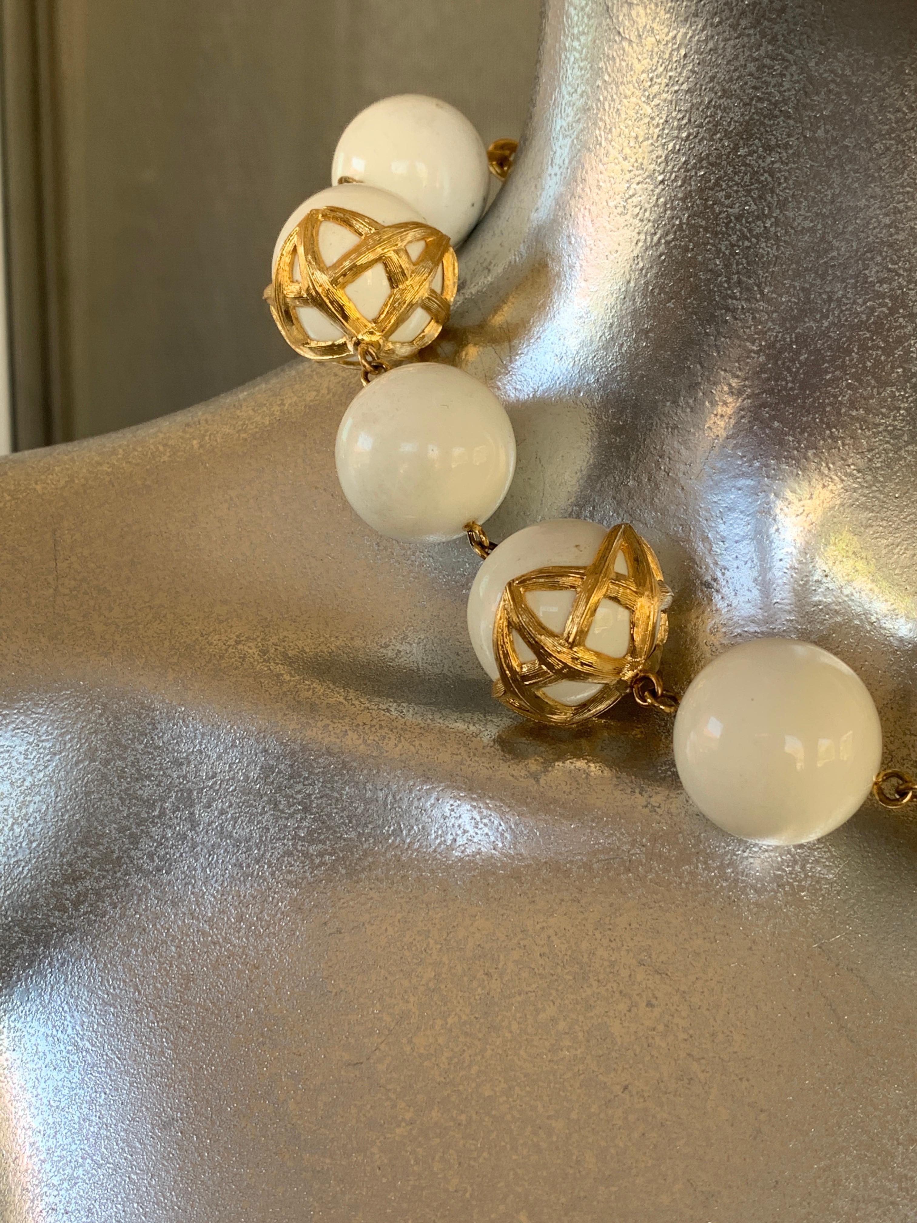 Modern Vintage 80s Monet Glam Gold Bamboo Wrapped White Sphere Neclace For Sale