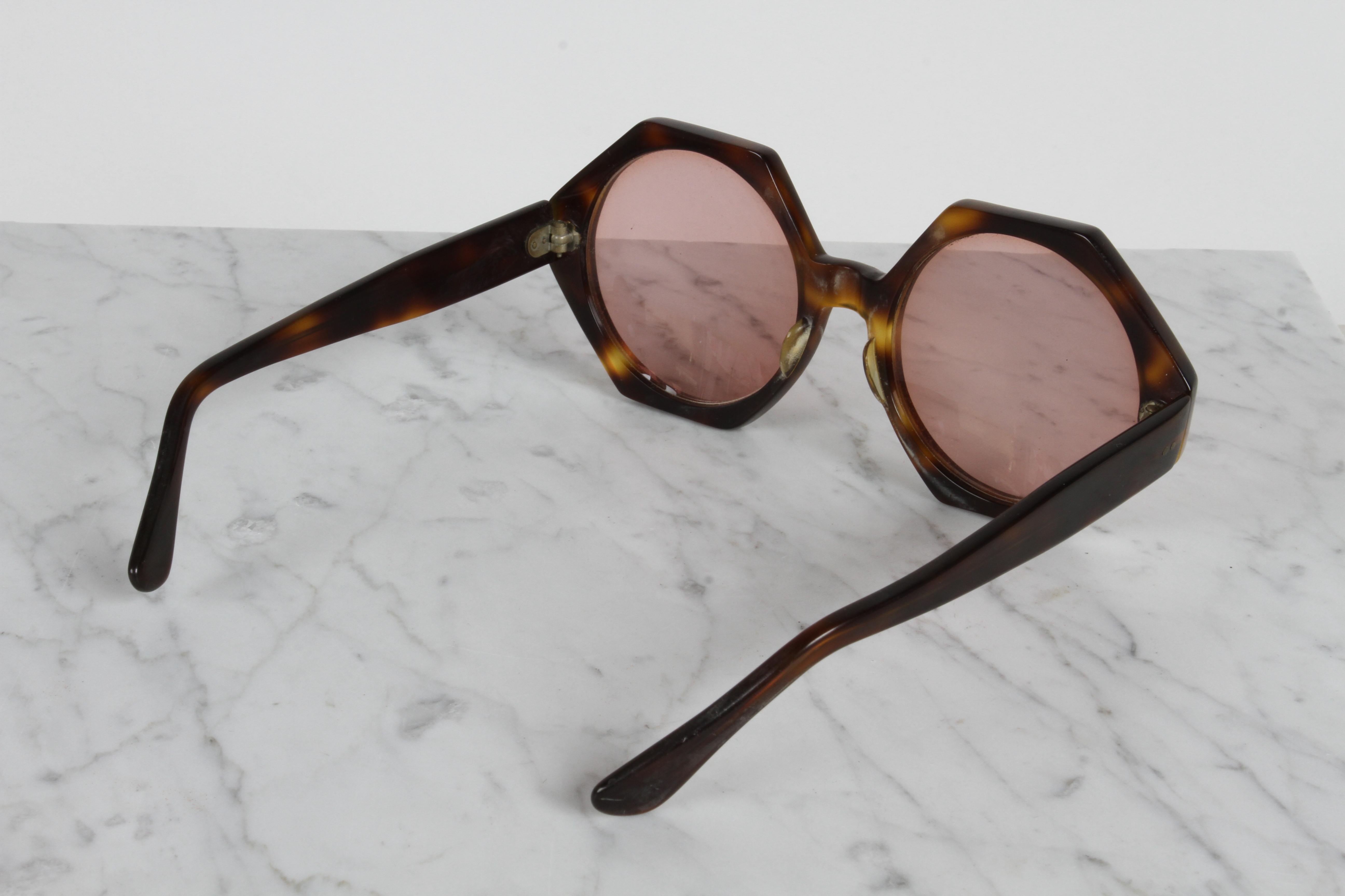 Occhiali da sole vintage anni '80 Oliver Goldsmith HEX con montatura tartaruga e lenti rosa fatti a mano In condizioni buone in vendita a St. Louis, MO
