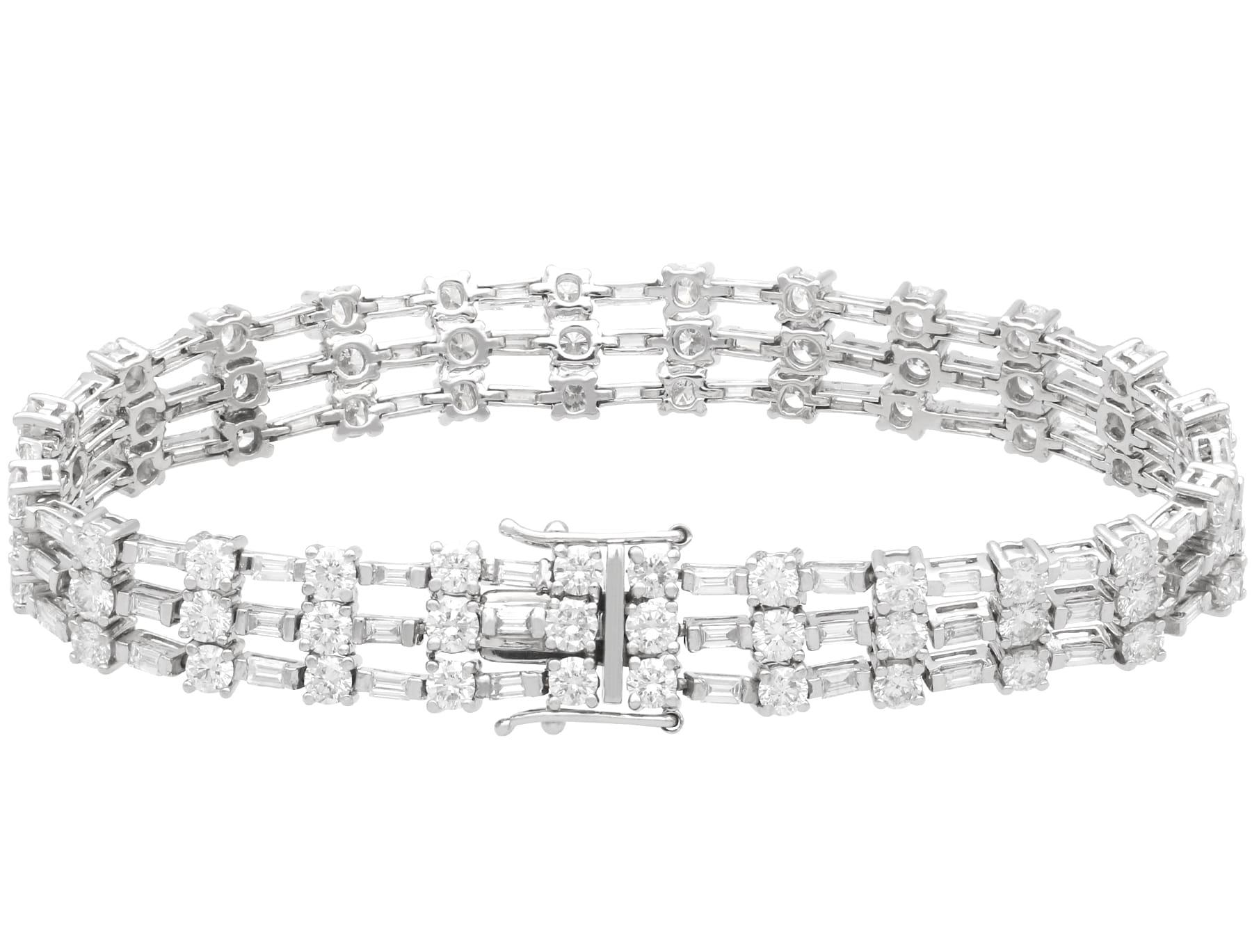 Vintage 8.10 Carat Diamond and 18k White Gold Bracelet Circa 1950 en vente 5