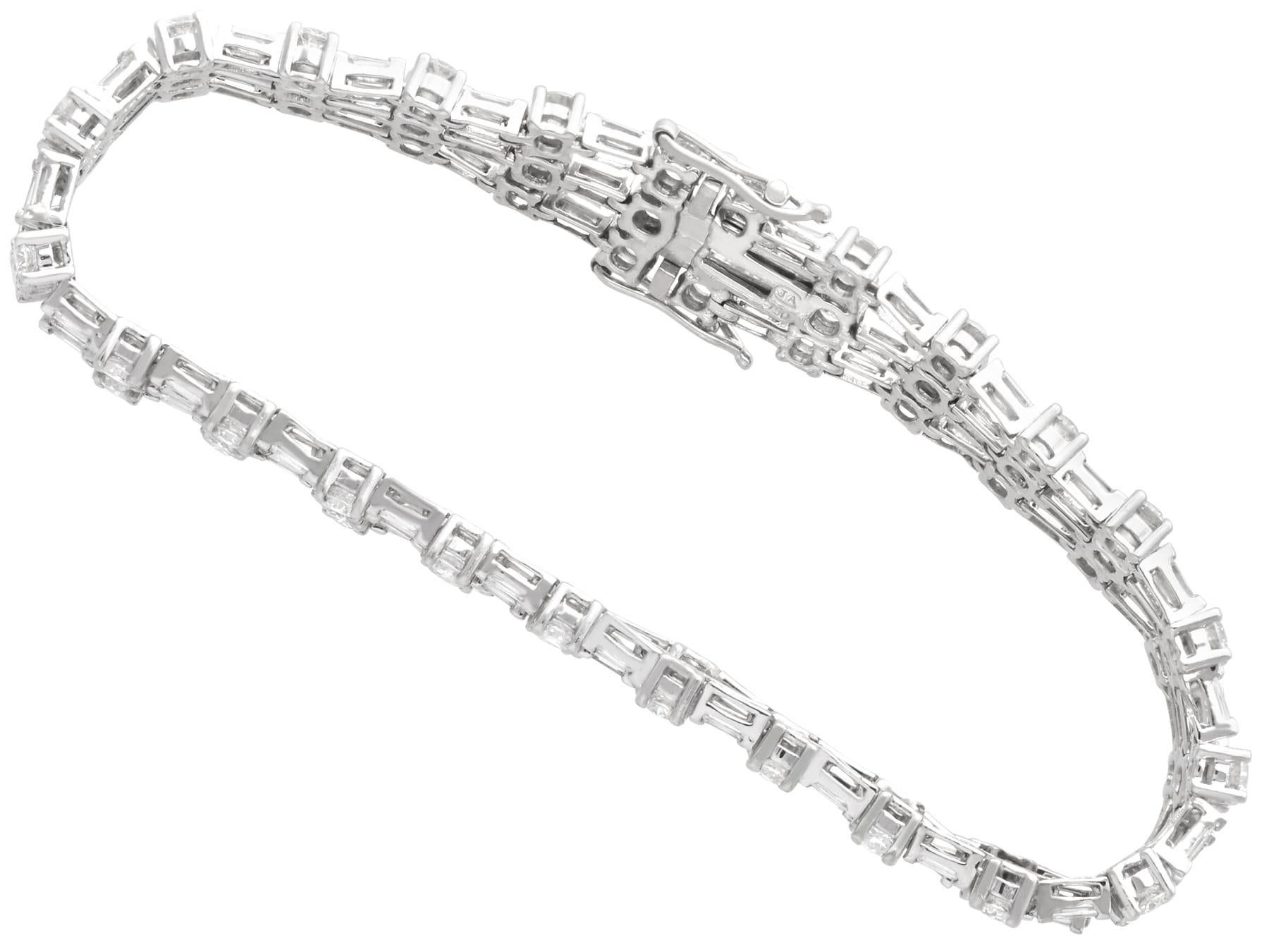 Vintage 8.10 Carat Diamond and 18k White Gold Bracelet Circa 1950 en vente 1