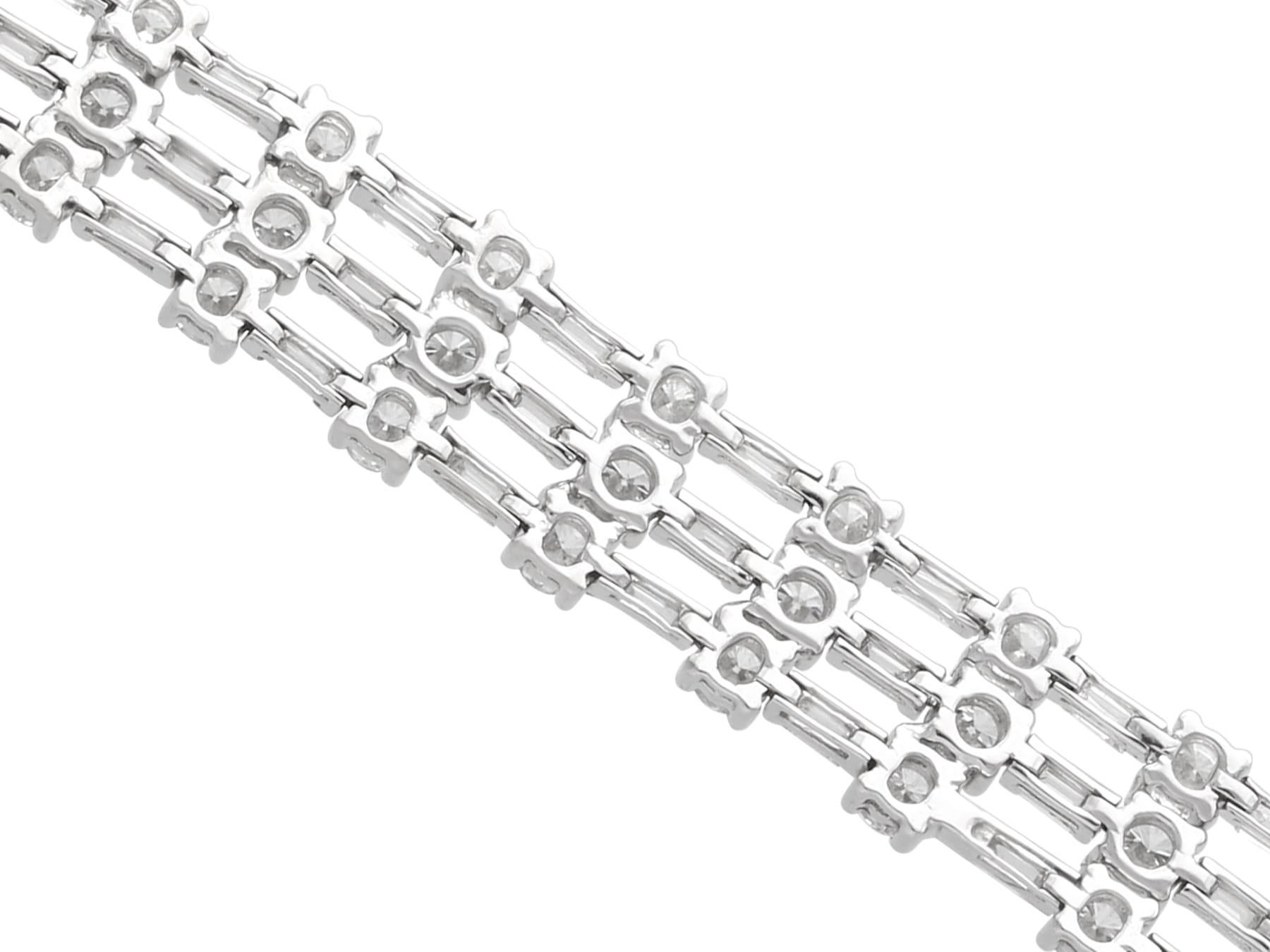 Vintage 8.10 Carat Diamond and 18k White Gold Bracelet Circa 1950 en vente 4