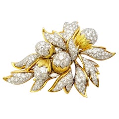Vintage 8.40 Carat Total Diamond En Tremblant Botanical Brooch in 18 Karat Gold 