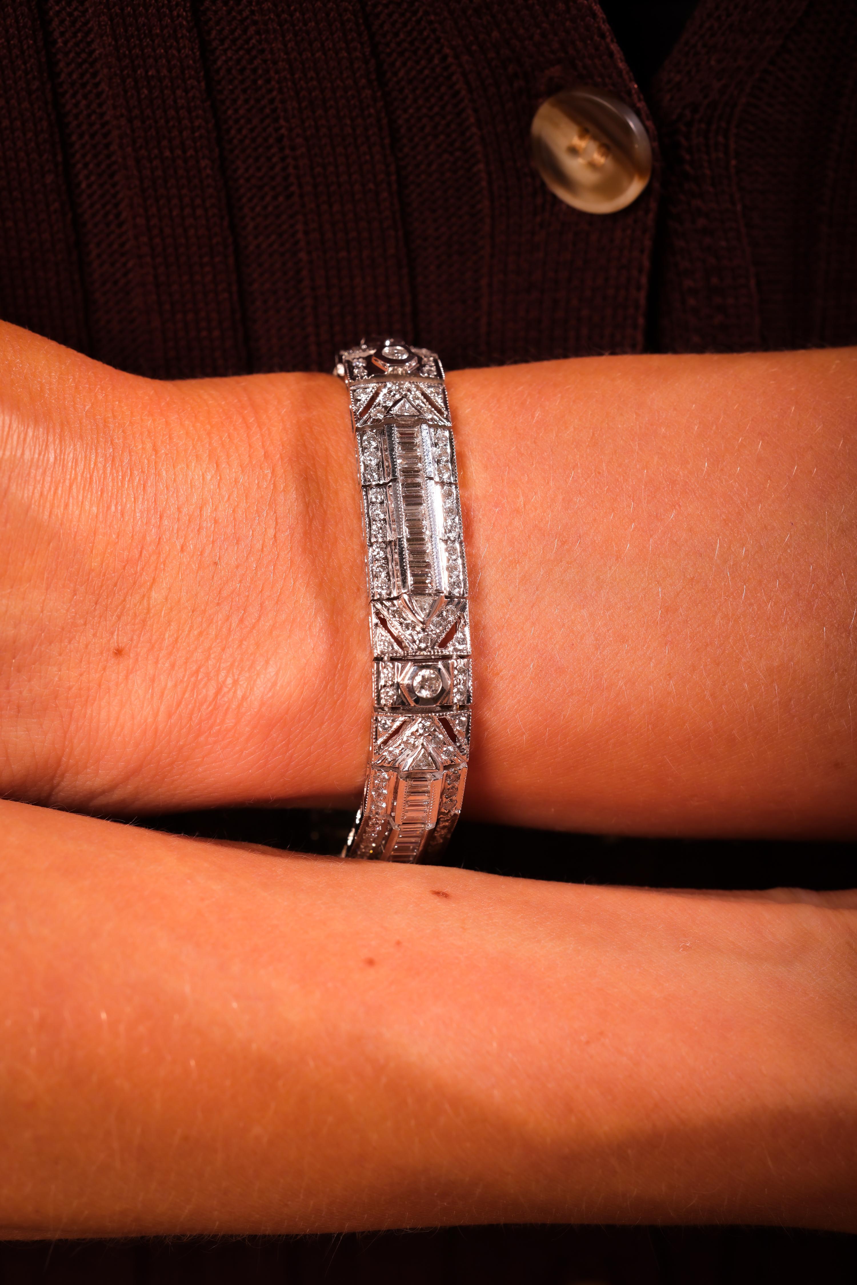 Vintage 8.5 Carat Total Weight 18K White Gold Bracelet In Excellent Condition In Beverly Hills, CA