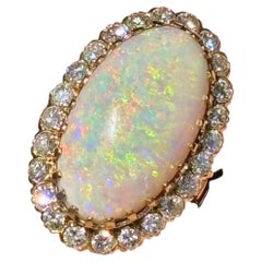 Vintage Large 8,50 Karat Australian White Opal Diamond Cluster Ring in 18K Gold