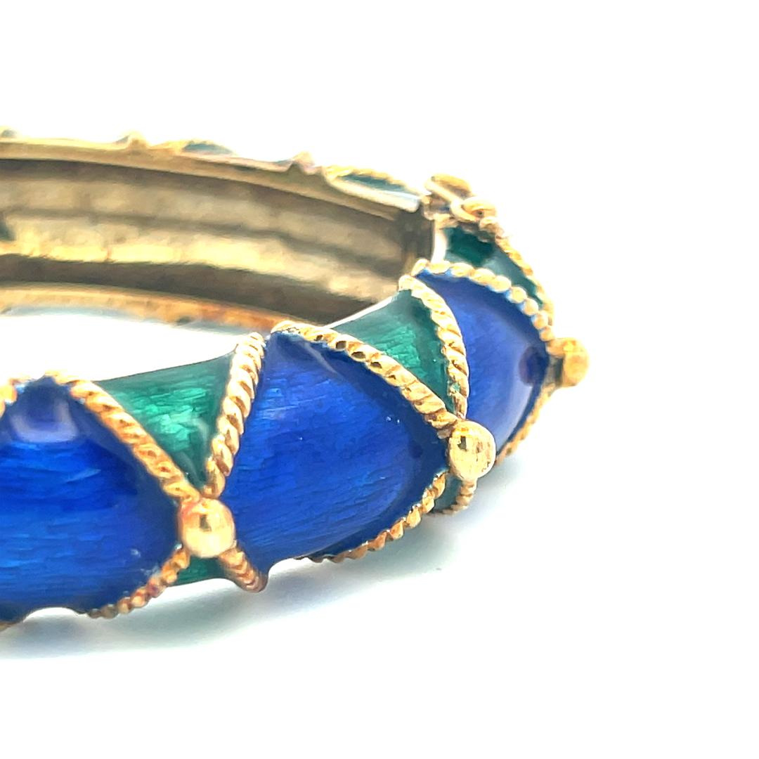 Bracelet jonc vintage en or jaune 14 carats et émail 85,50 grammes Bon état - En vente à New York, NY