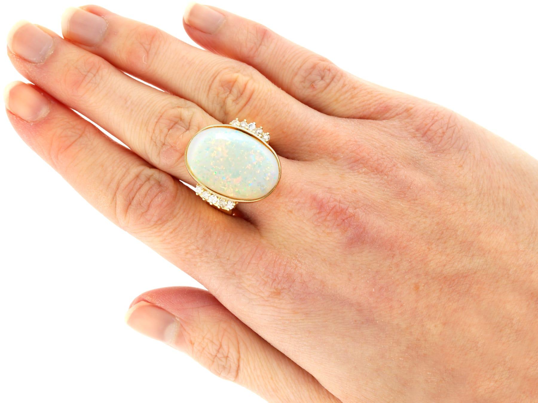 Vintage 8.72 Carat Opal and 0.28 Carat Diamond, 18K Yellow Gold Dress Ring For Sale 2