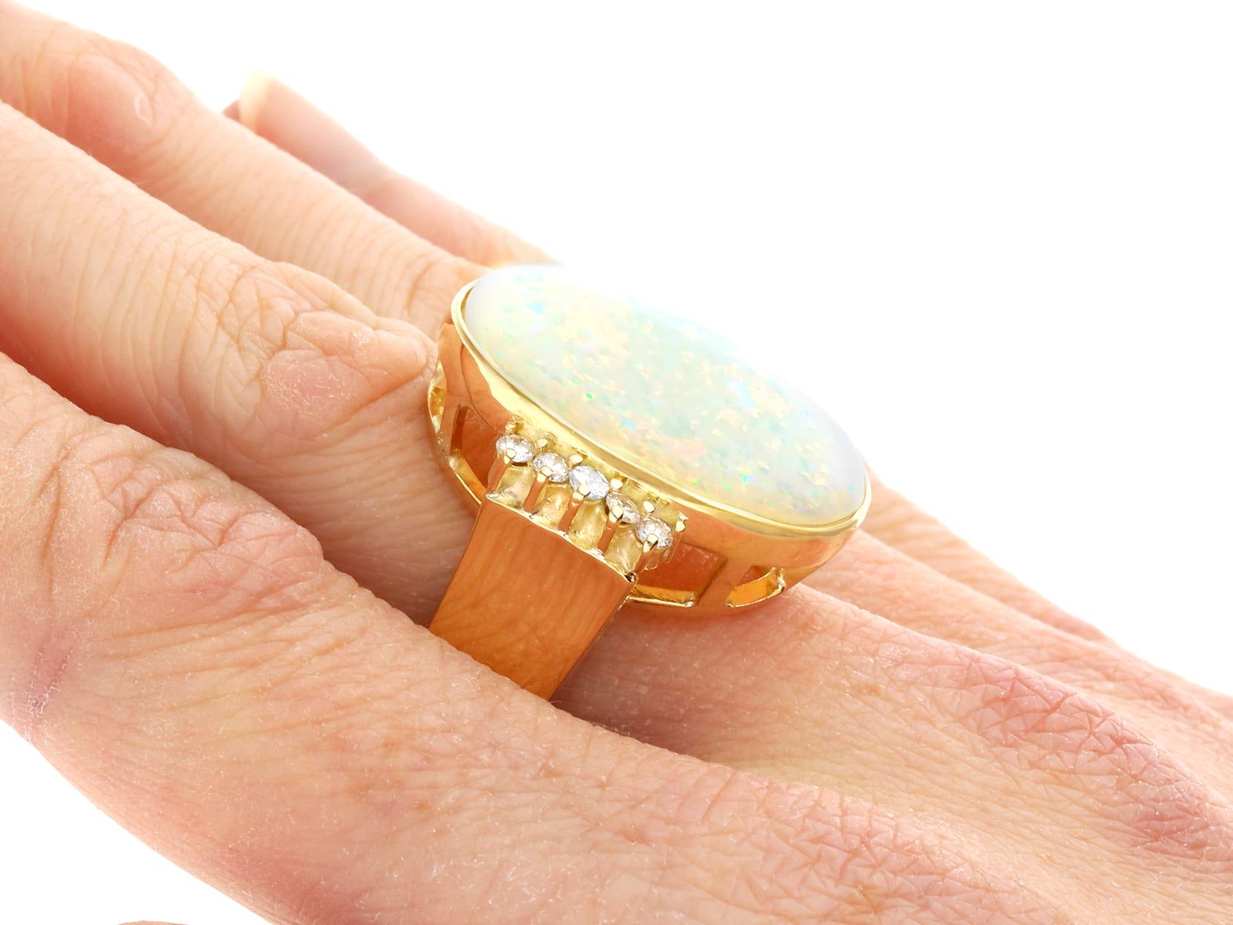Vintage 8.72 Carat Opal and 0.28 Carat Diamond, 18K Yellow Gold Dress Ring For Sale 3