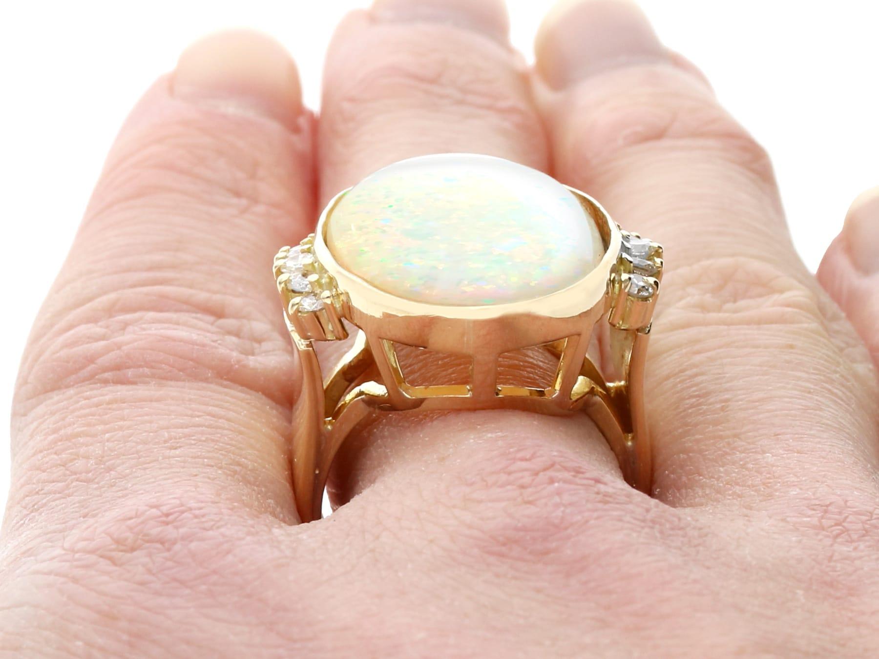Vintage 8.72 Carat Opal and 0.28 Carat Diamond, 18K Yellow Gold Dress Ring For Sale 4