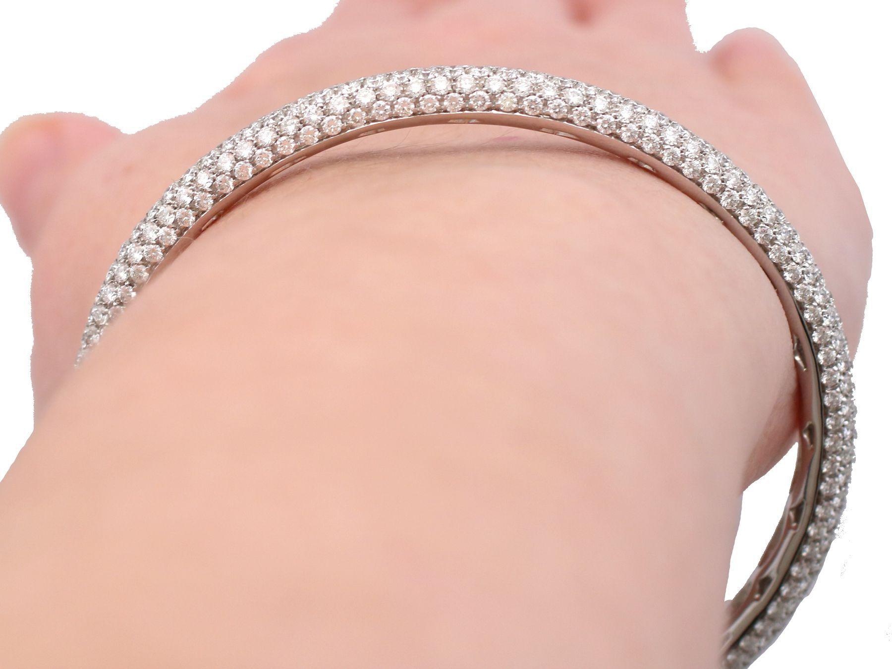 Bracelet jonc vintage en or blanc 18 carats et diamants de 8,80 carats en vente 6