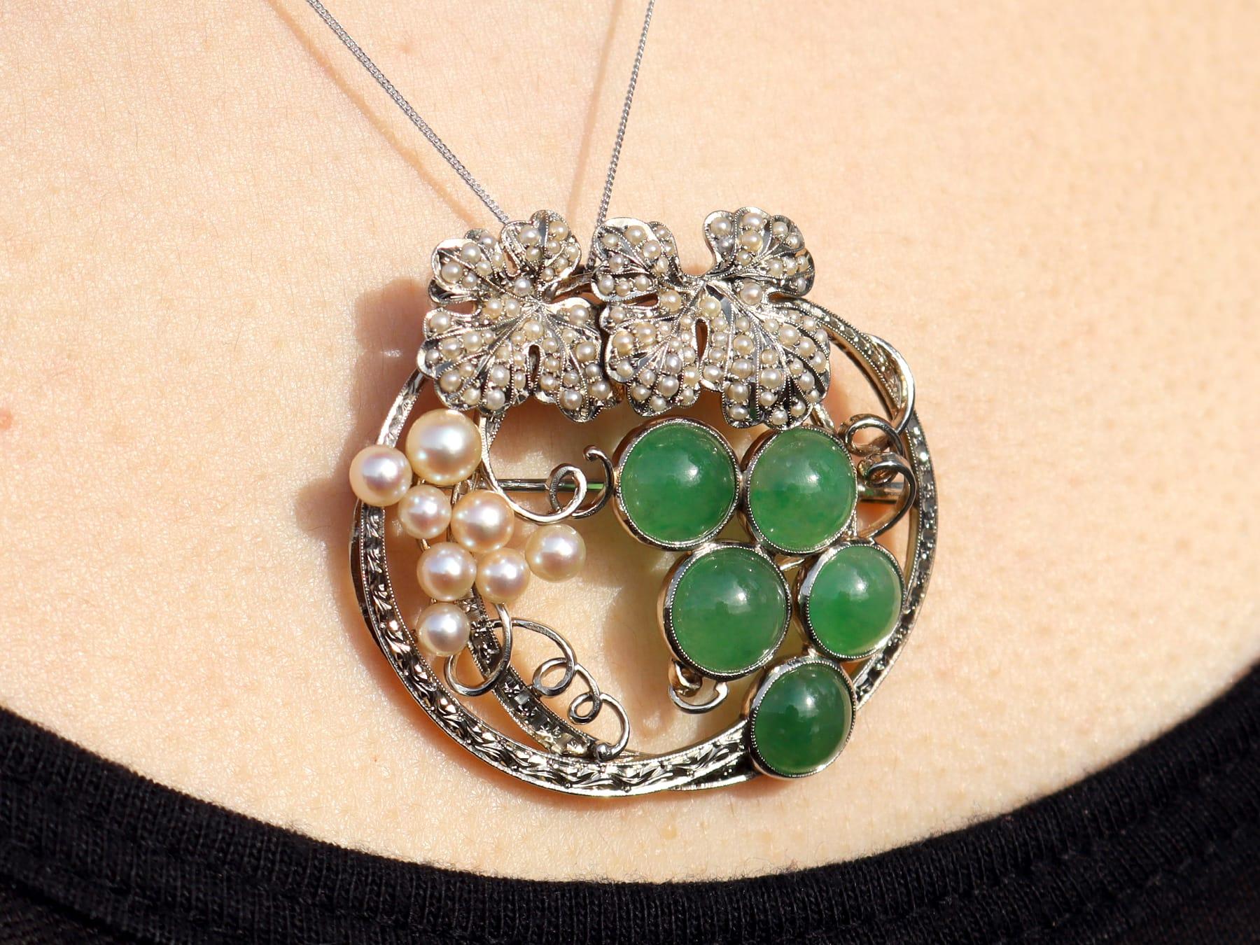 Vintage 8.85Ct Chrysoprase and Seed Pearl, 18k White Gold Brooch/Pendant For Sale 6