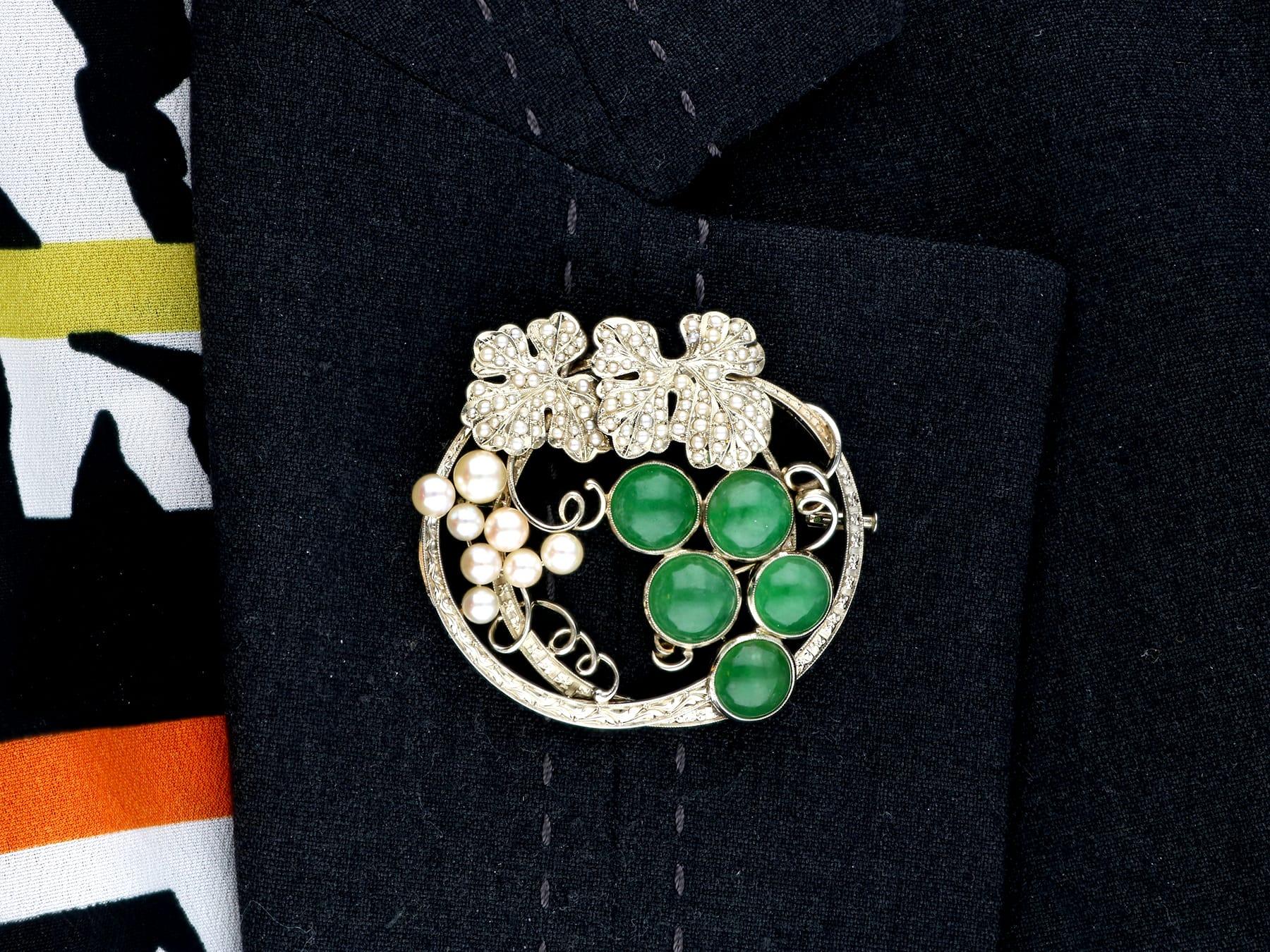 Vintage 8.85Ct Chrysoprase and Seed Pearl, 18k White Gold Brooch/Pendant For Sale 7