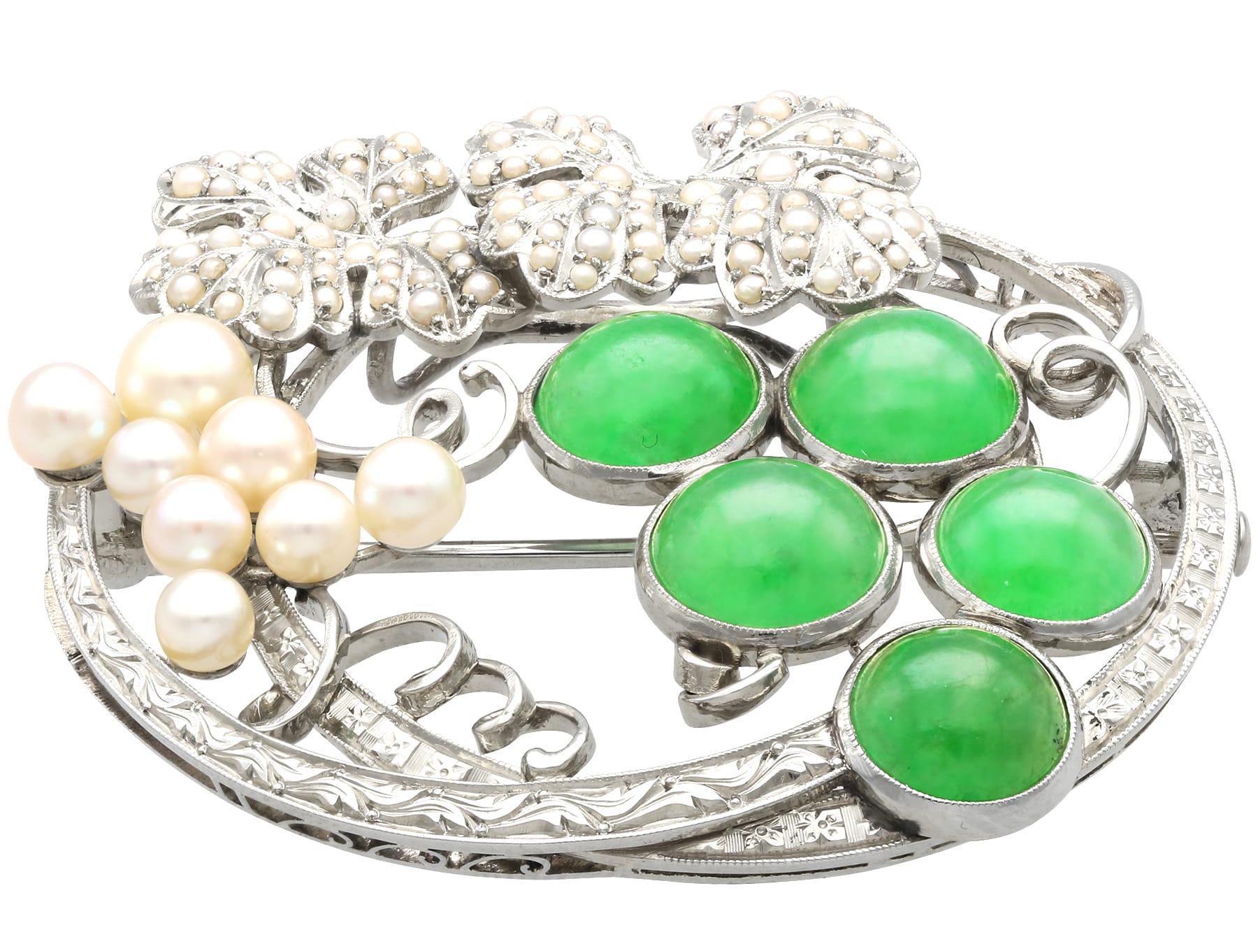 Women's or Men's Vintage 8.85Ct Chrysoprase and Seed Pearl, 18k White Gold Brooch/Pendant For Sale