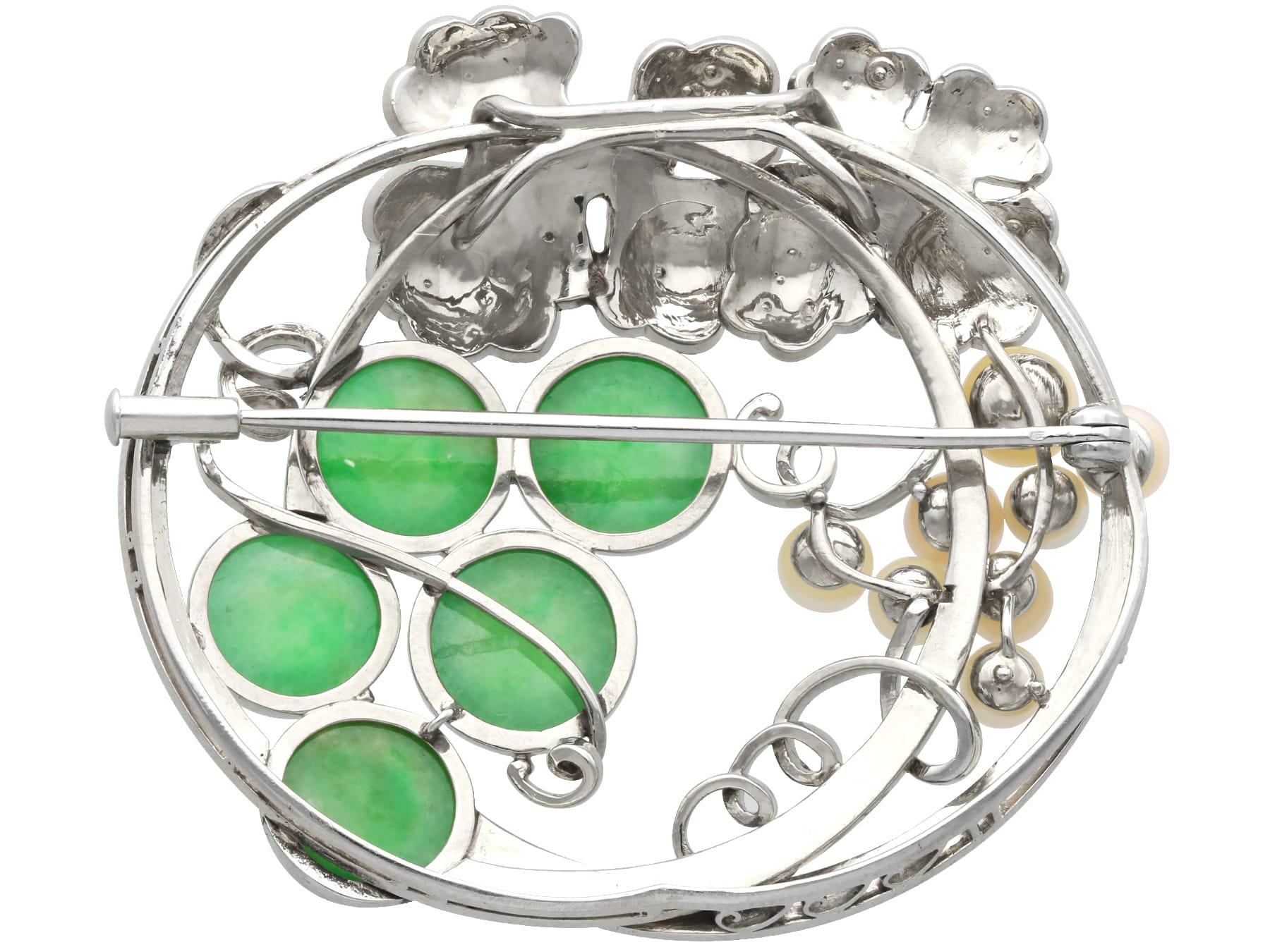 Vintage 8.85Ct Chrysoprase and Seed Pearl, 18k White Gold Brooch/Pendant For Sale 1