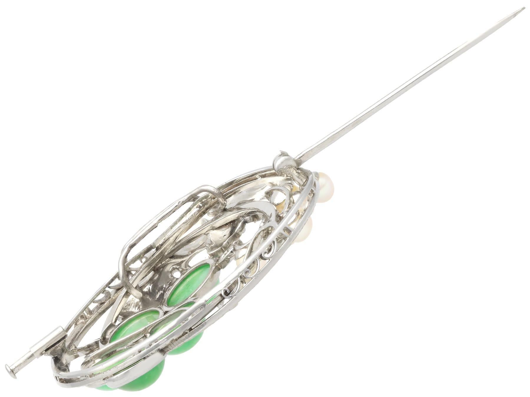 Vintage 8.85Ct Chrysoprase and Seed Pearl, 18k White Gold Brooch/Pendant For Sale 2