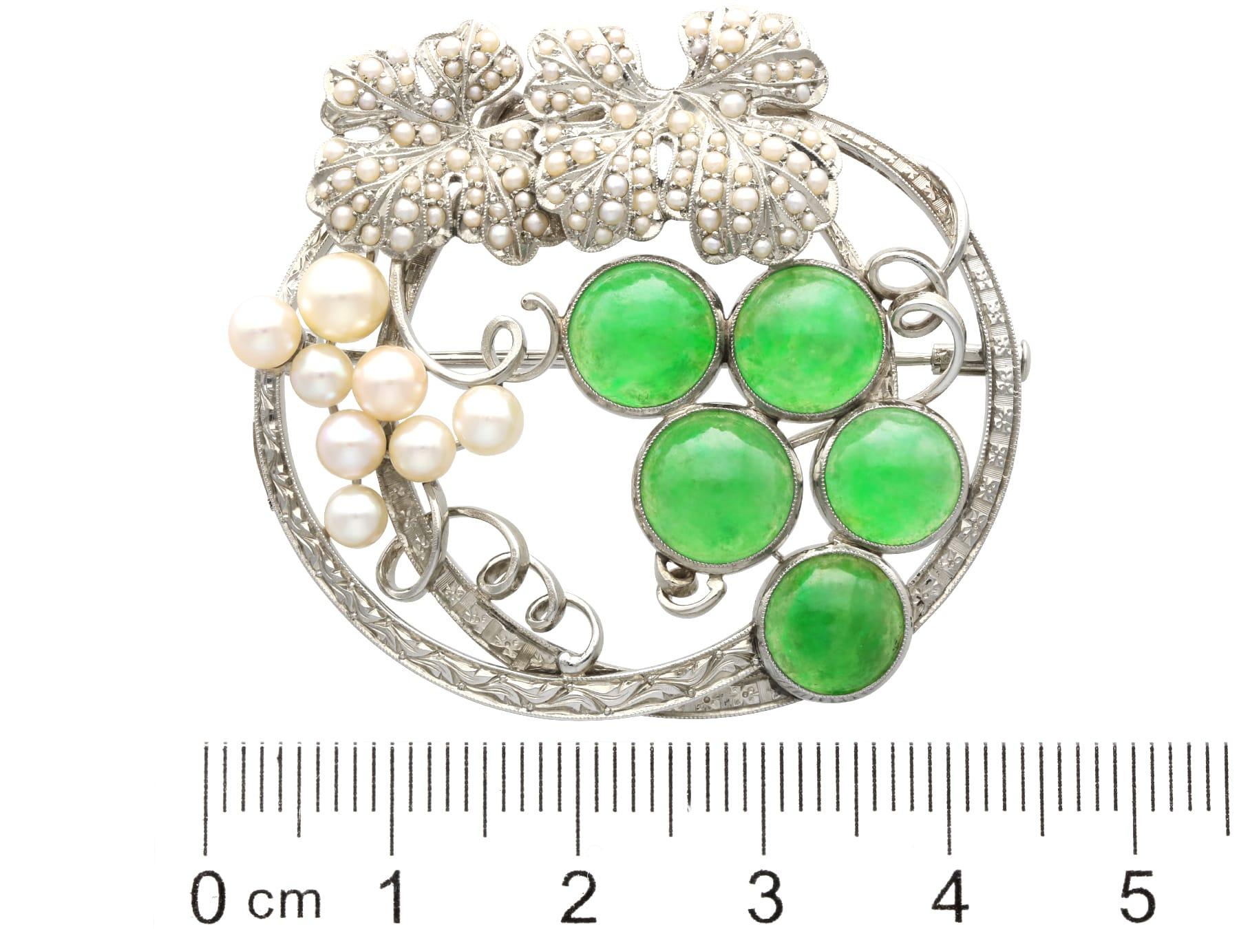 Vintage 8.85Ct Chrysoprase and Seed Pearl, 18k White Gold Brooch/Pendant For Sale 3