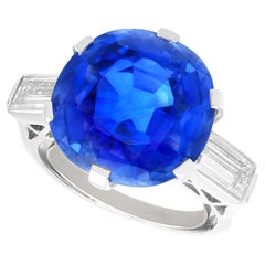 Vintage 8.89 Carat Ceylon Sapphire and 0.82 Carat Diamond Platinum Cocktail Ring