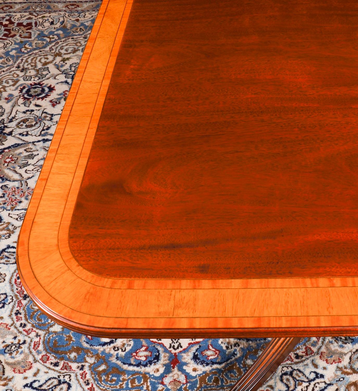 Vintage 8ft Crossbanded Twin Pillar Dining Table William Tillman 20th Century en vente 4