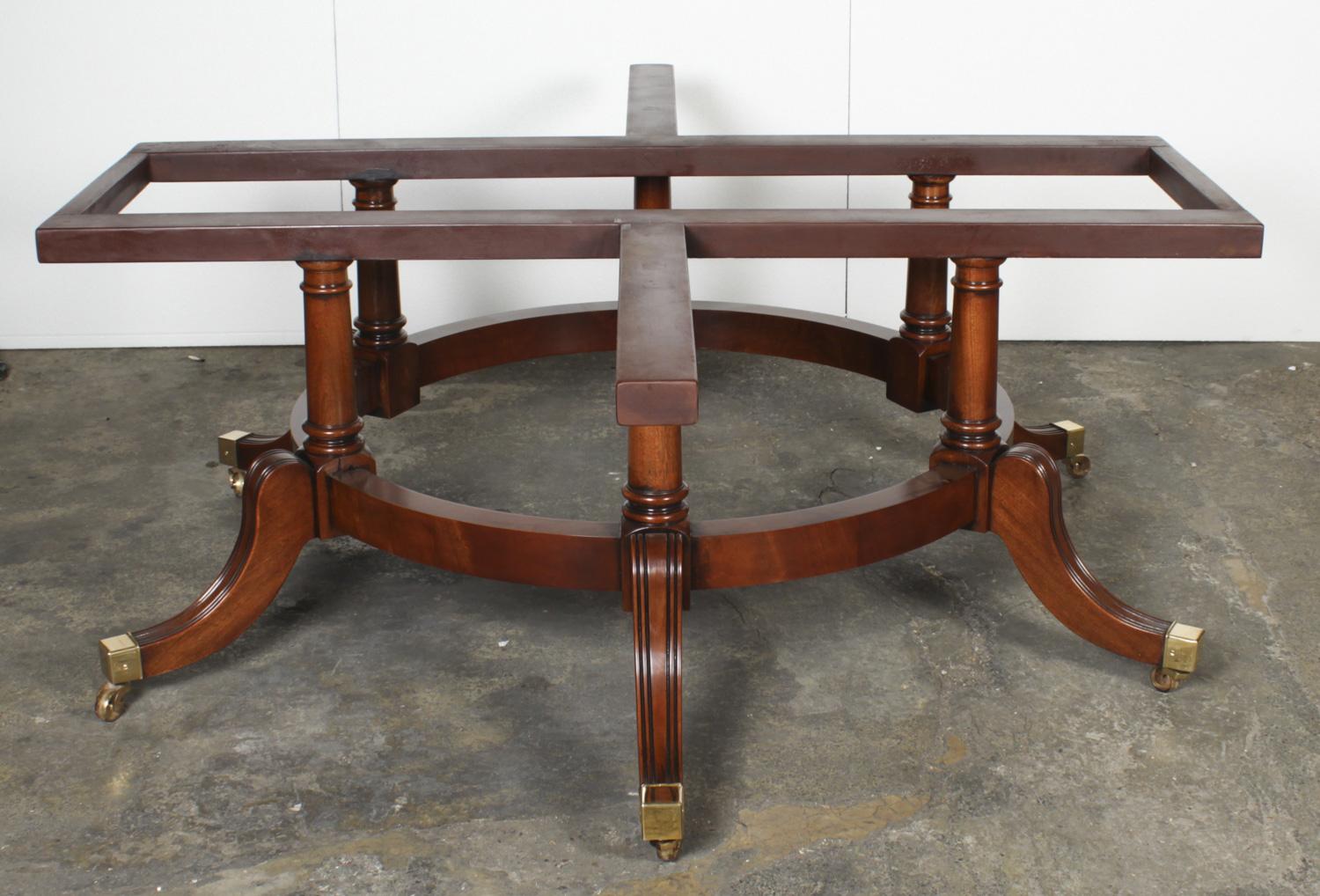 Vintage Flame Mahogany Regency Revival Dining Table, 20th C For Sale 7